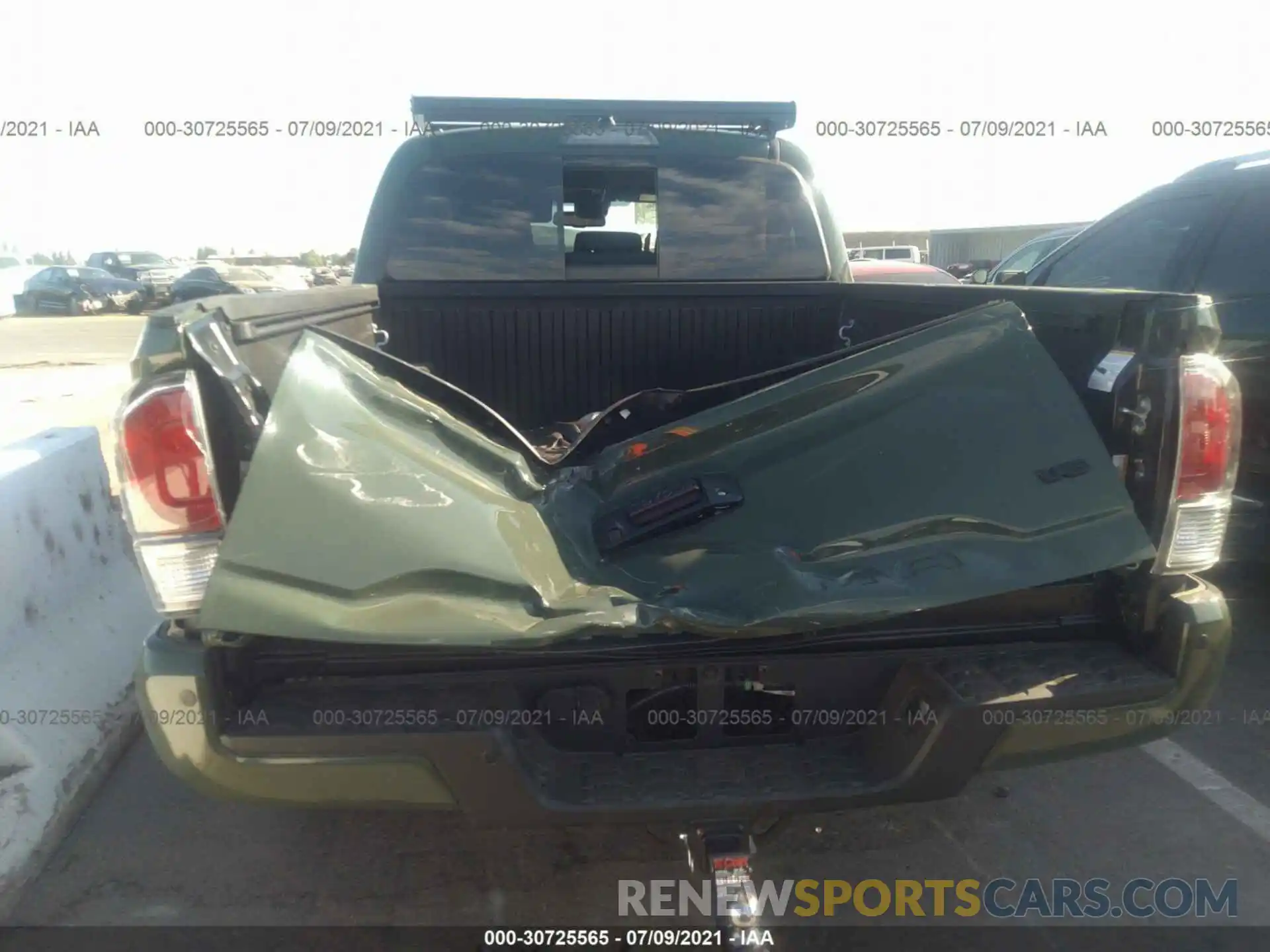 11 Photograph of a damaged car 3TMCZ5AN0MM371575 TOYOTA TACOMA 4WD 2021