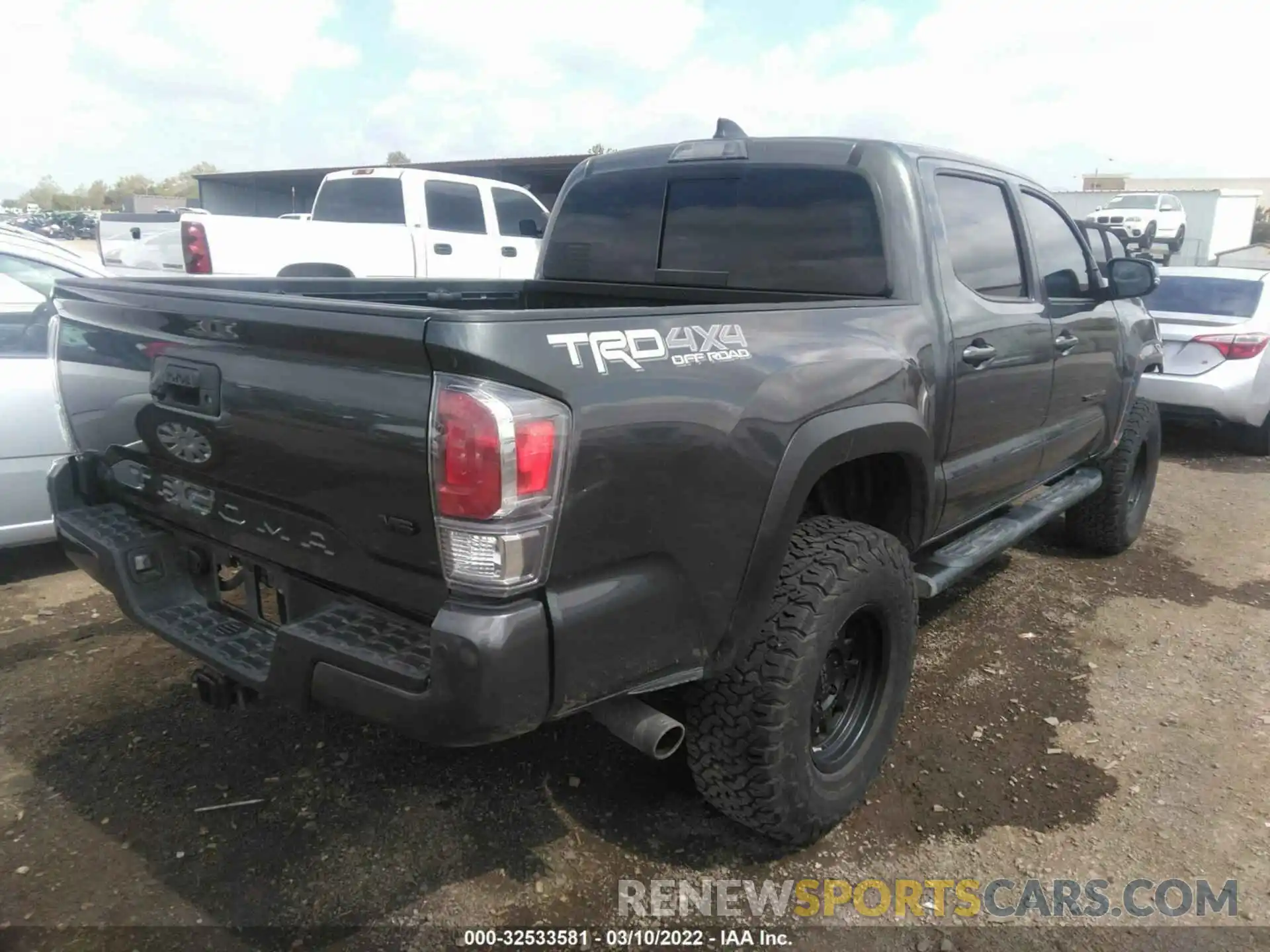 4 Photograph of a damaged car 3TMCZ5AN0MM380017 TOYOTA TACOMA 4WD 2021