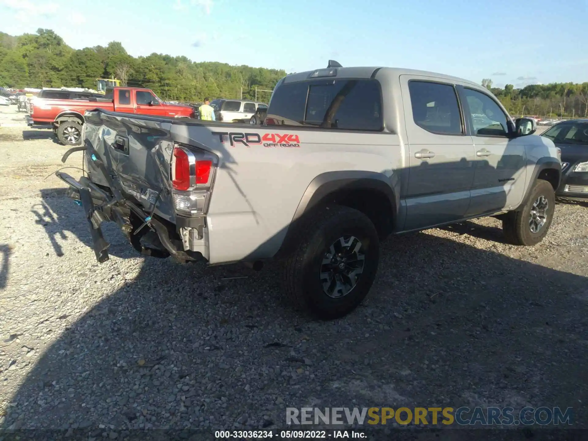 4 Photograph of a damaged car 3TMCZ5AN0MM380647 TOYOTA TACOMA 4WD 2021