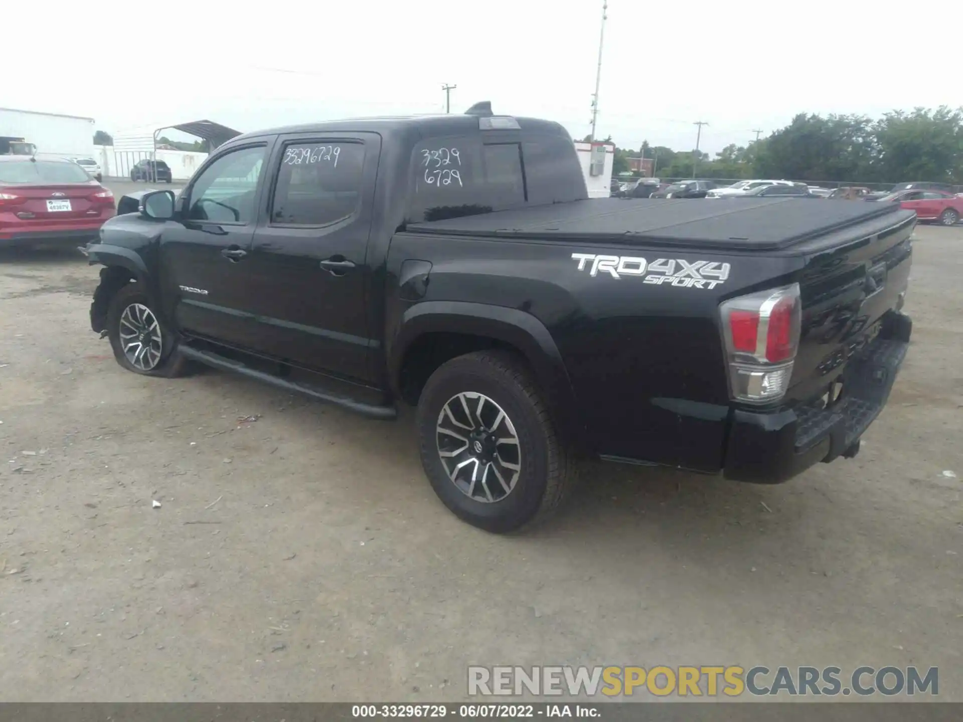 3 Фотография поврежденного автомобиля 3TMCZ5AN0MM394399 TOYOTA TACOMA 4WD 2021