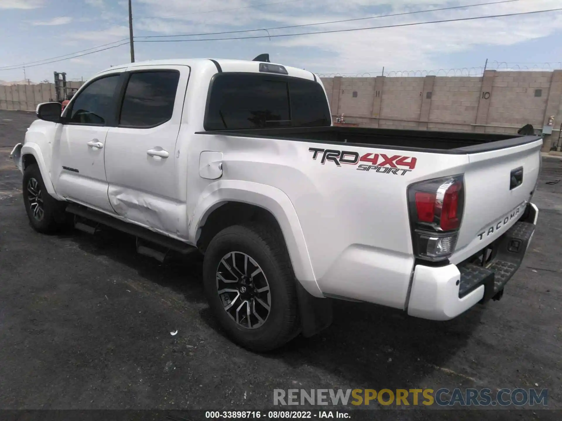 3 Photograph of a damaged car 3TMCZ5AN0MM395407 TOYOTA TACOMA 4WD 2021