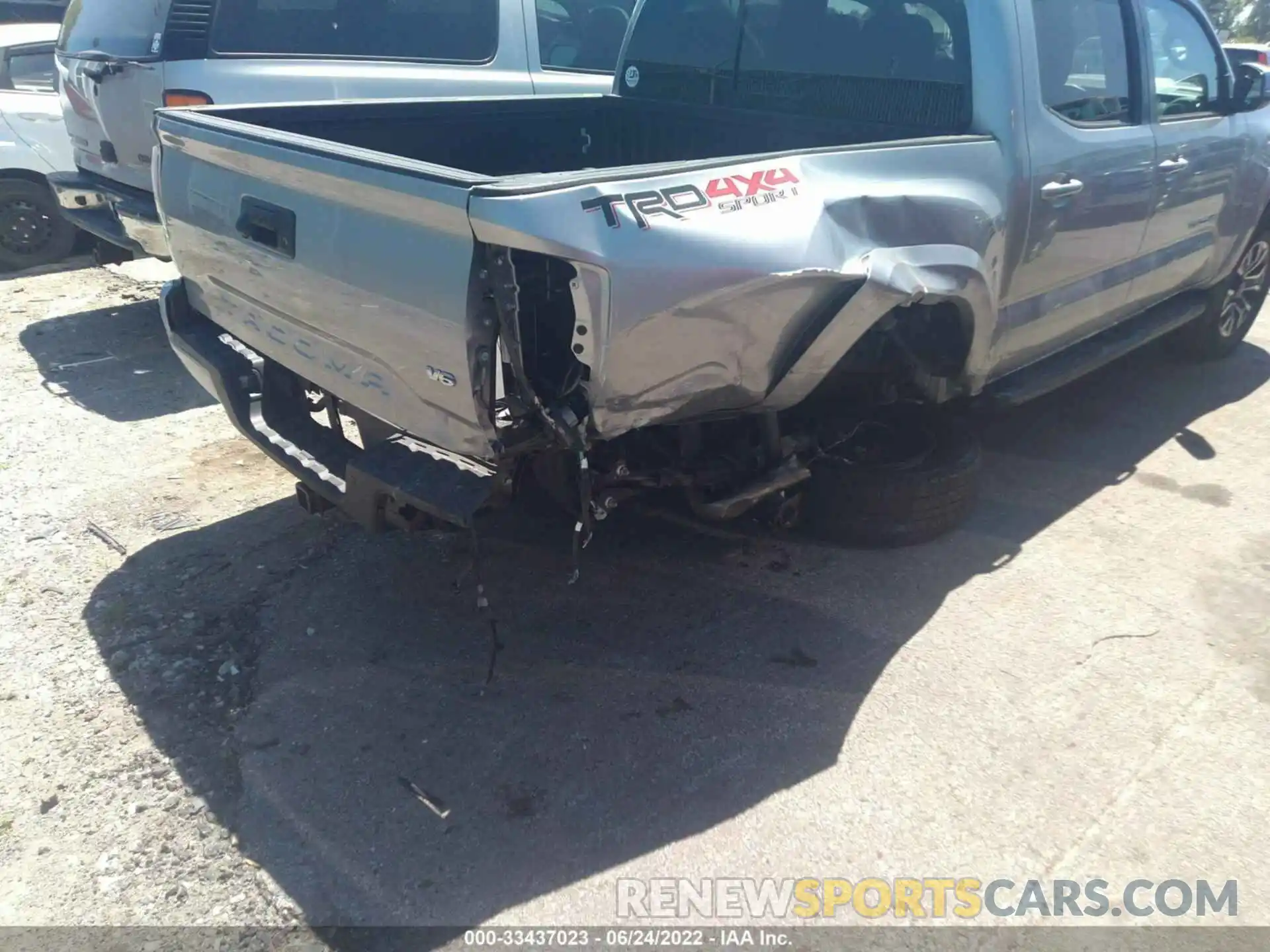 6 Photograph of a damaged car 3TMCZ5AN0MM405269 TOYOTA TACOMA 4WD 2021