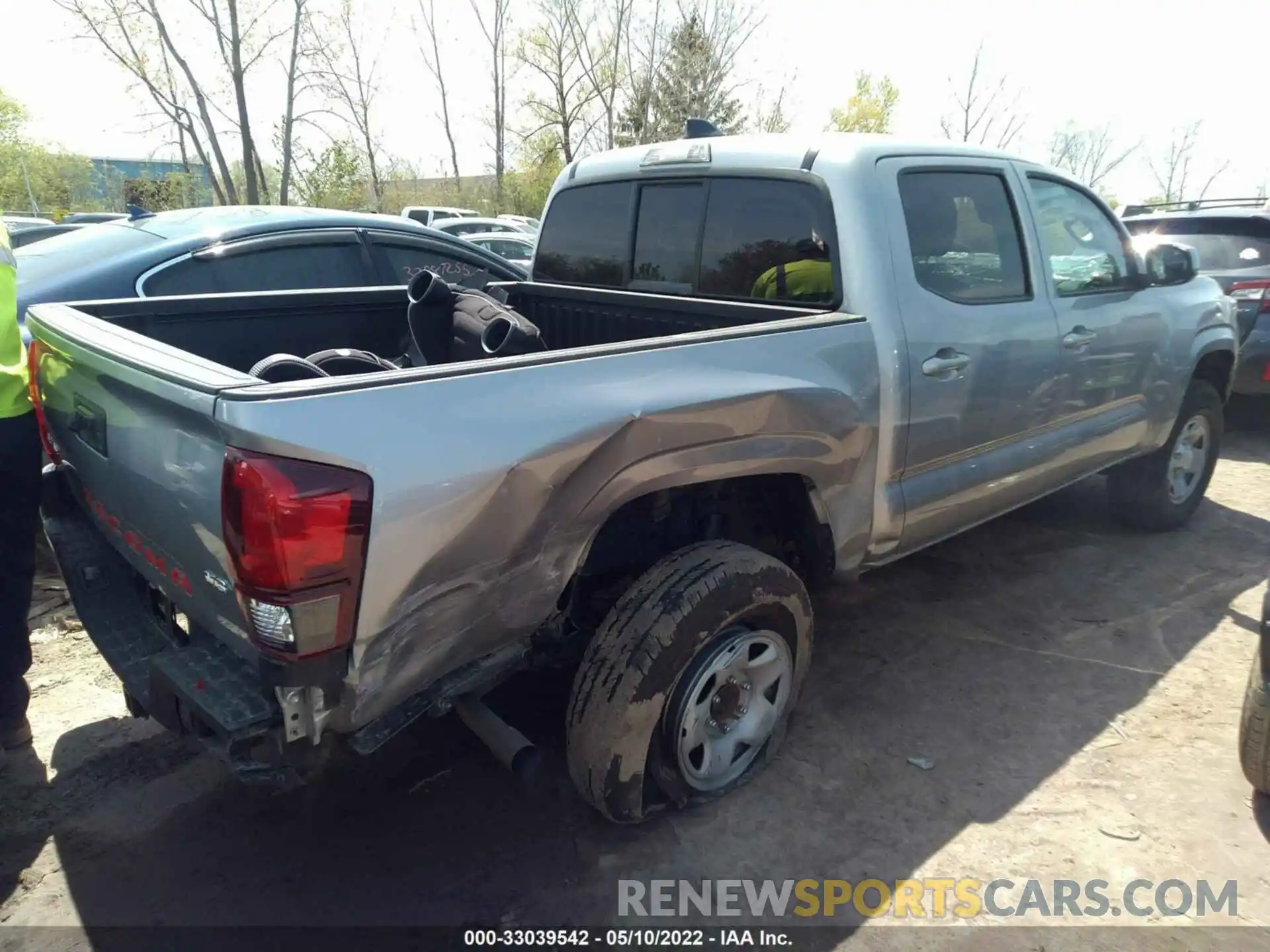 4 Photograph of a damaged car 3TMCZ5AN0MM419074 TOYOTA TACOMA 4WD 2021