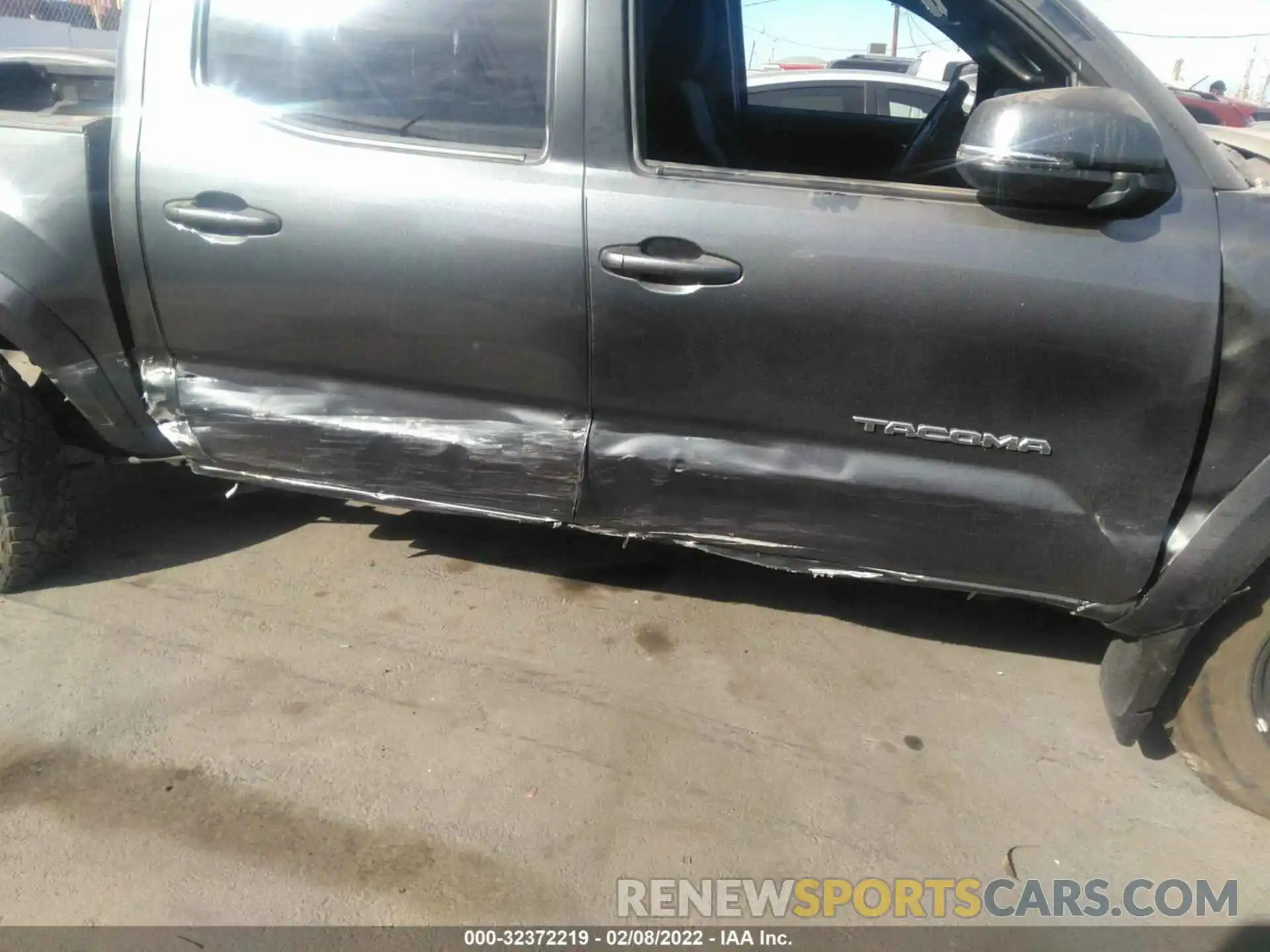 6 Photograph of a damaged car 3TMCZ5AN0MM423089 TOYOTA TACOMA 4WD 2021