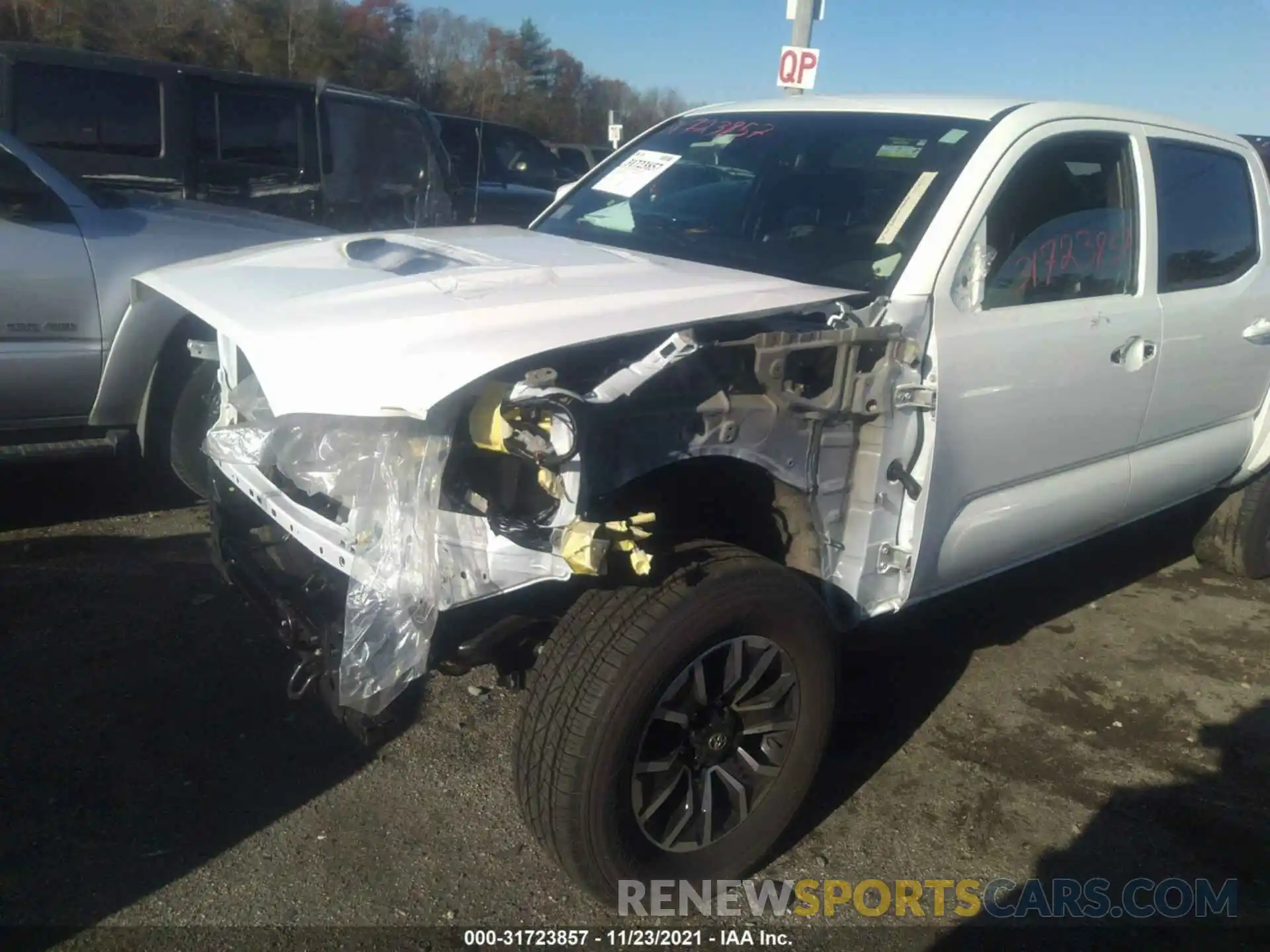 2 Photograph of a damaged car 3TMCZ5AN0MM431628 TOYOTA TACOMA 4WD 2021