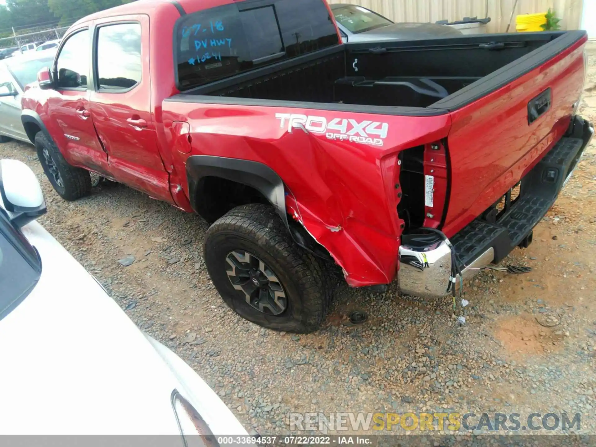 6 Фотография поврежденного автомобиля 3TMCZ5AN1MM373206 TOYOTA TACOMA 4WD 2021