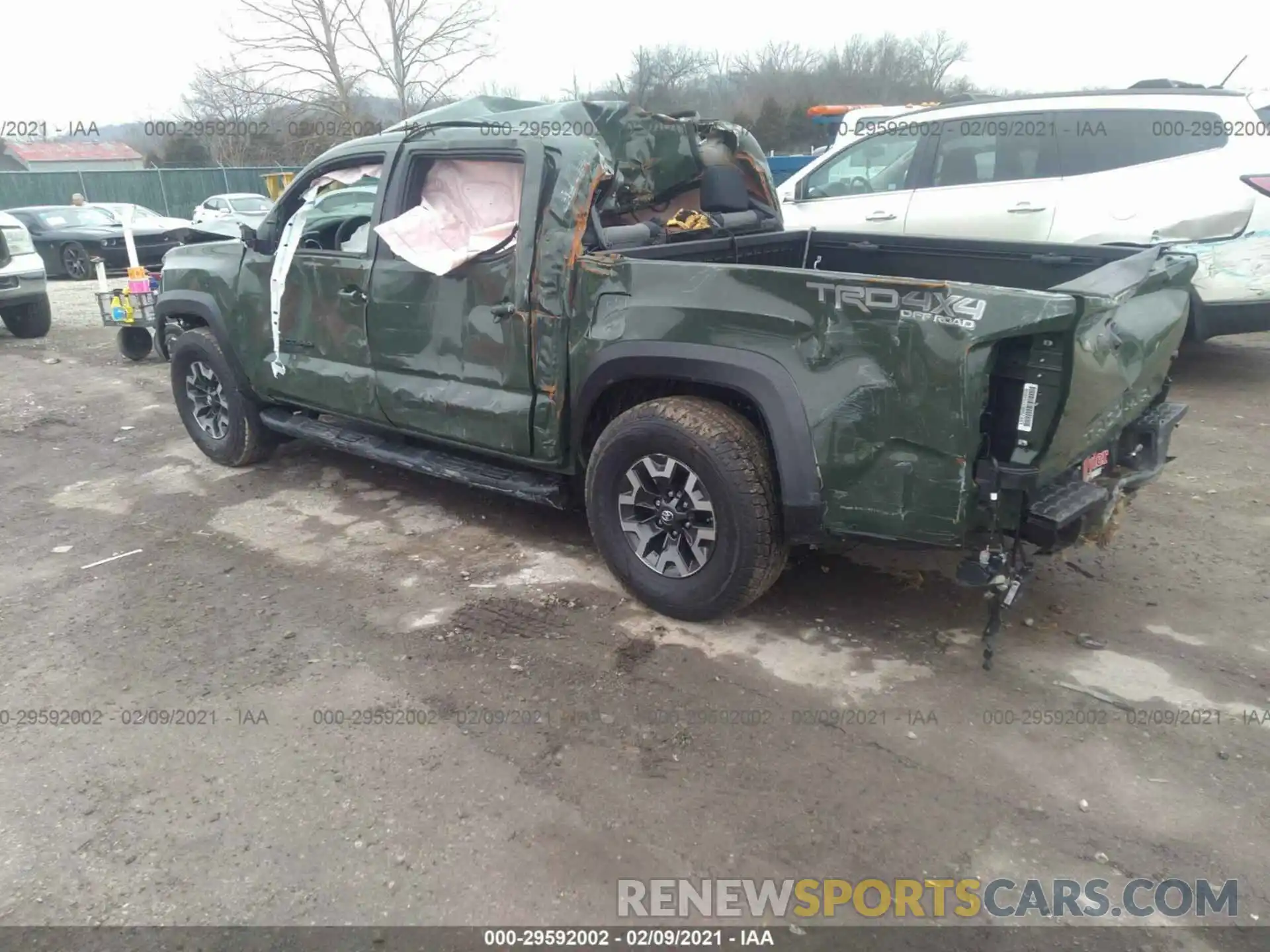 3 Фотография поврежденного автомобиля 3TMCZ5AN1MM378440 TOYOTA TACOMA 4WD 2021