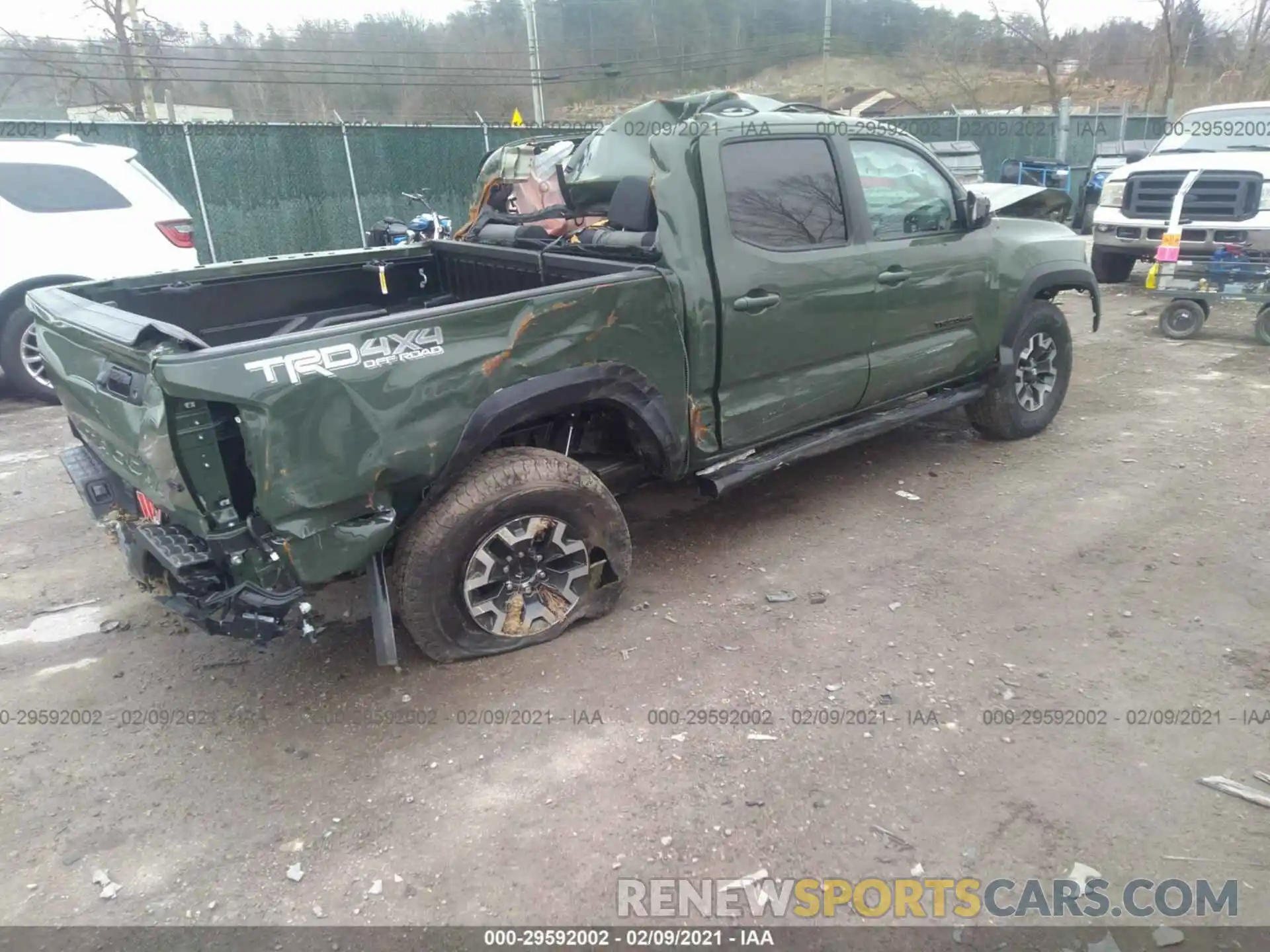 4 Фотография поврежденного автомобиля 3TMCZ5AN1MM378440 TOYOTA TACOMA 4WD 2021