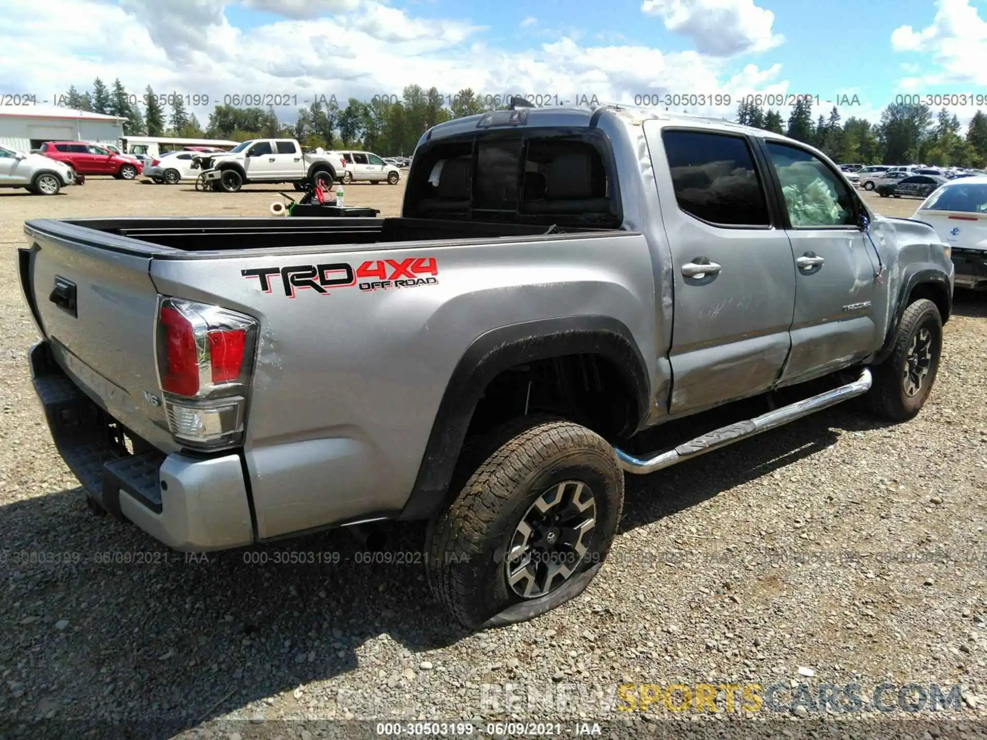 4 Photograph of a damaged car 3TMCZ5AN1MM380933 TOYOTA TACOMA 4WD 2021