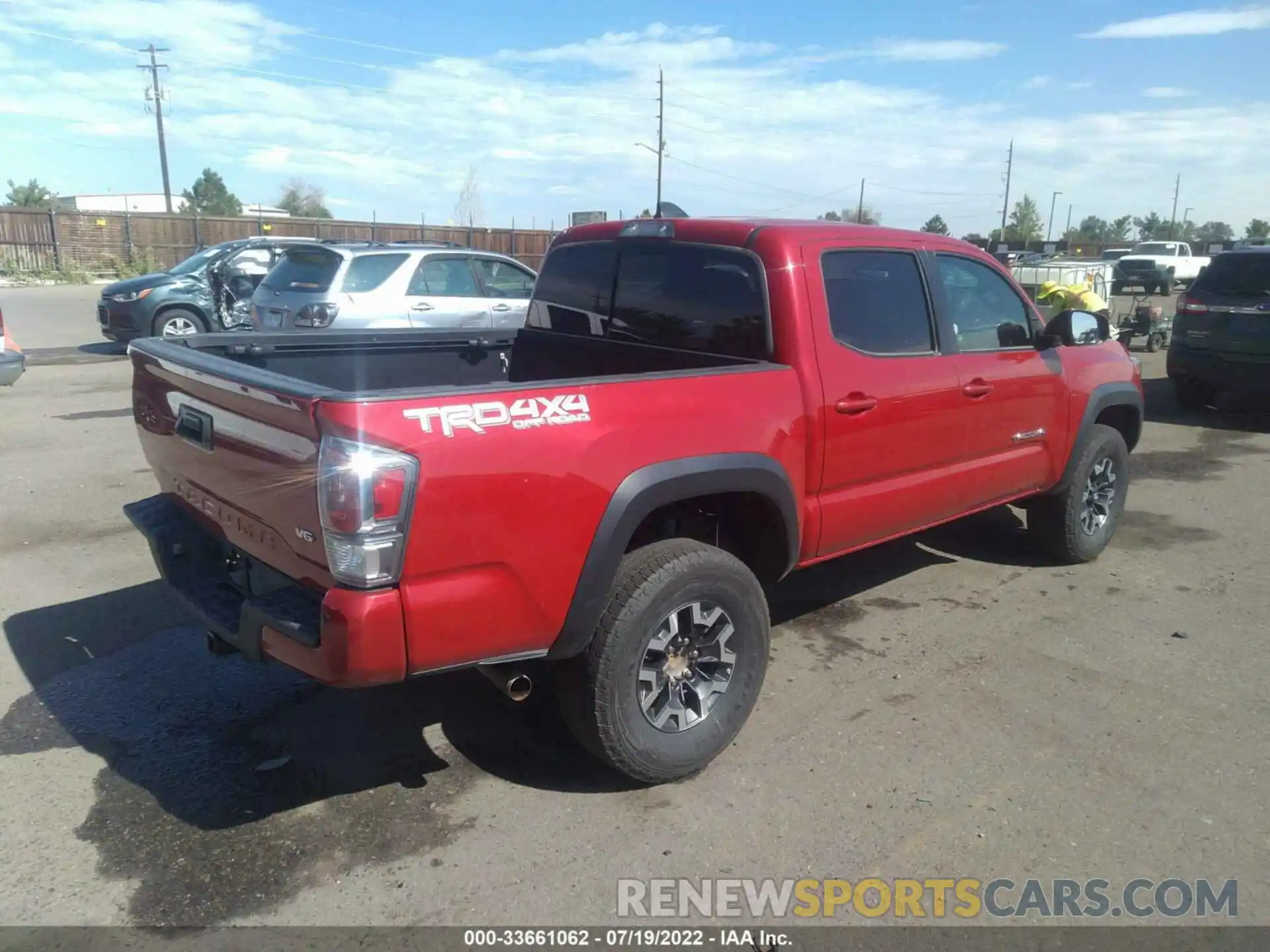 4 Photograph of a damaged car 3TMCZ5AN1MM401635 TOYOTA TACOMA 4WD 2021