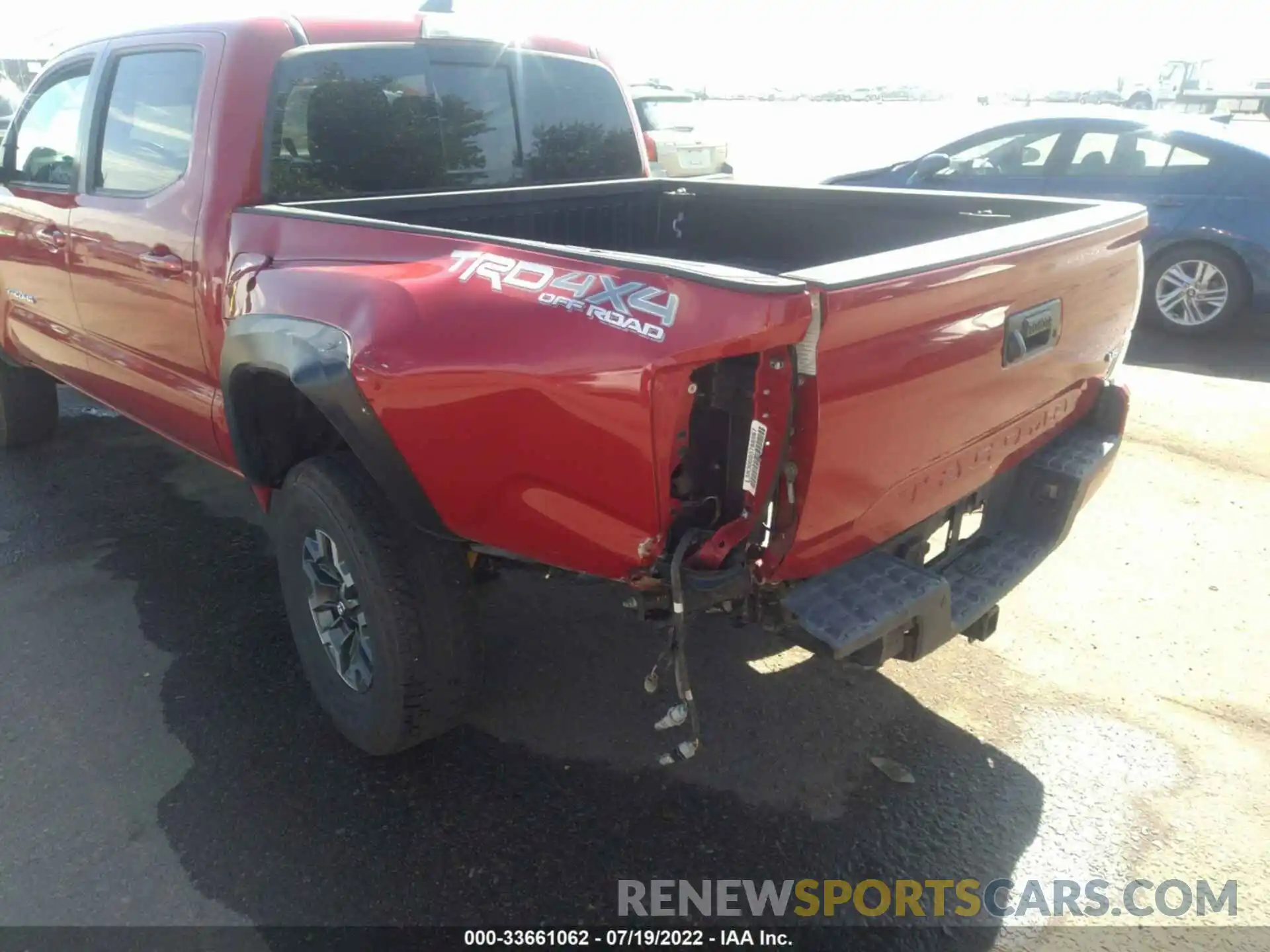 6 Photograph of a damaged car 3TMCZ5AN1MM401635 TOYOTA TACOMA 4WD 2021