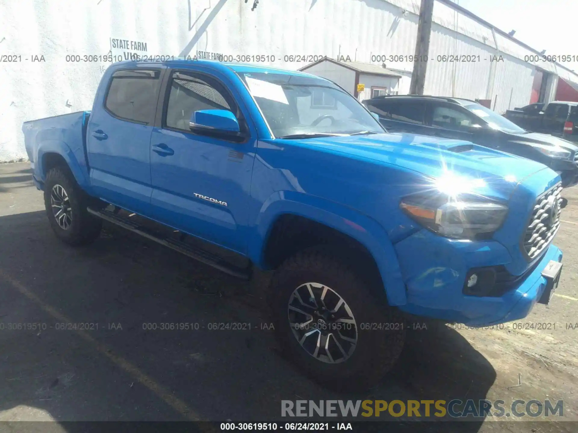 1 Photograph of a damaged car 3TMCZ5AN1MM407192 TOYOTA TACOMA 4WD 2021