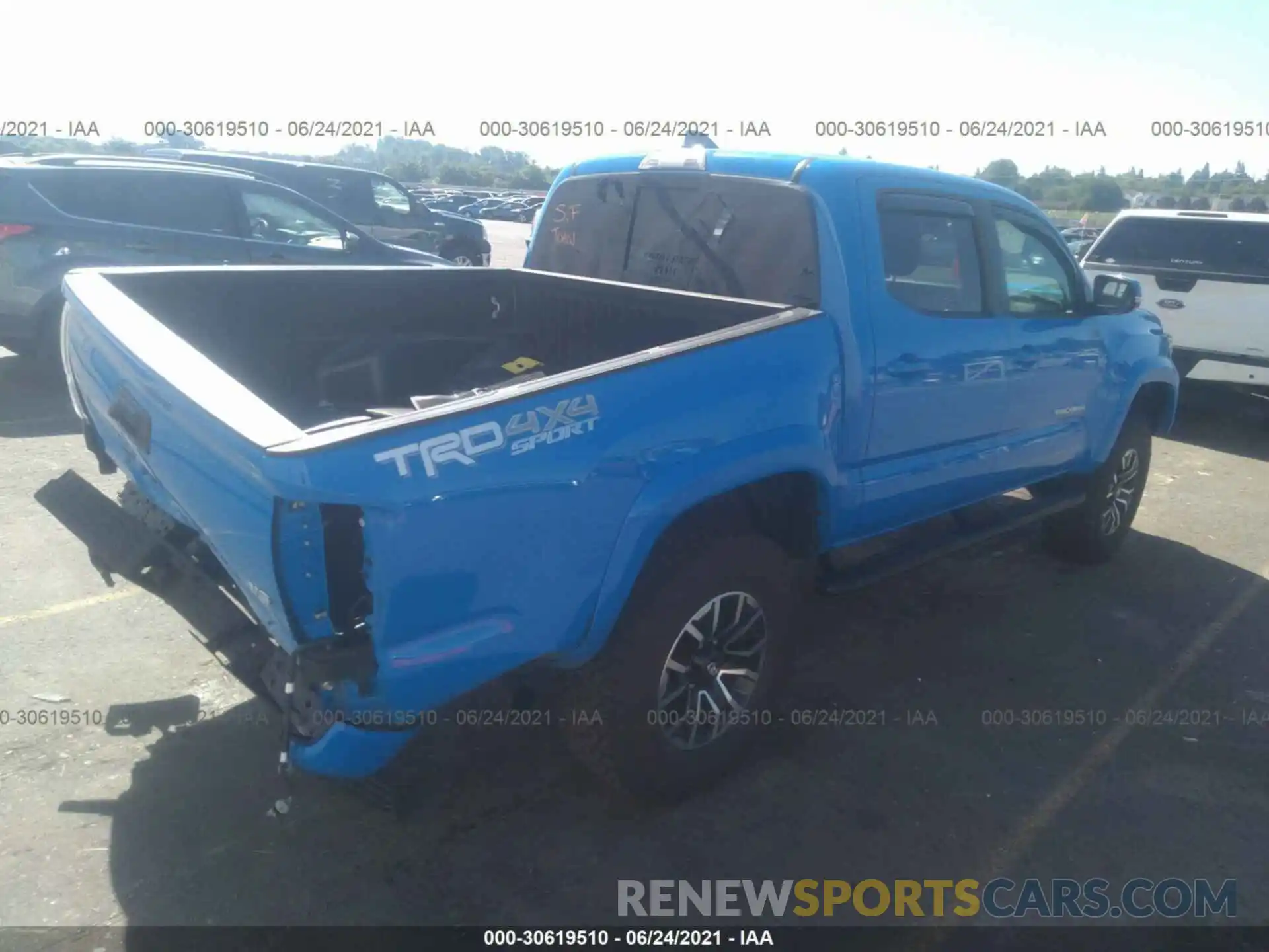 4 Фотография поврежденного автомобиля 3TMCZ5AN1MM407192 TOYOTA TACOMA 4WD 2021