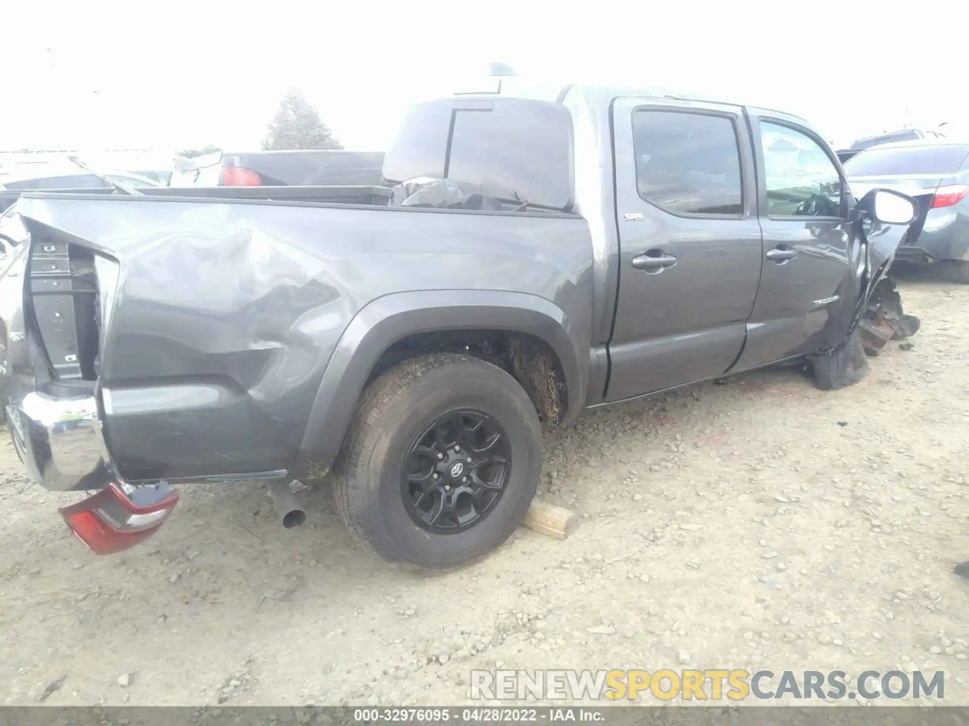 4 Фотография поврежденного автомобиля 3TMCZ5AN1MM411436 TOYOTA TACOMA 4WD 2021