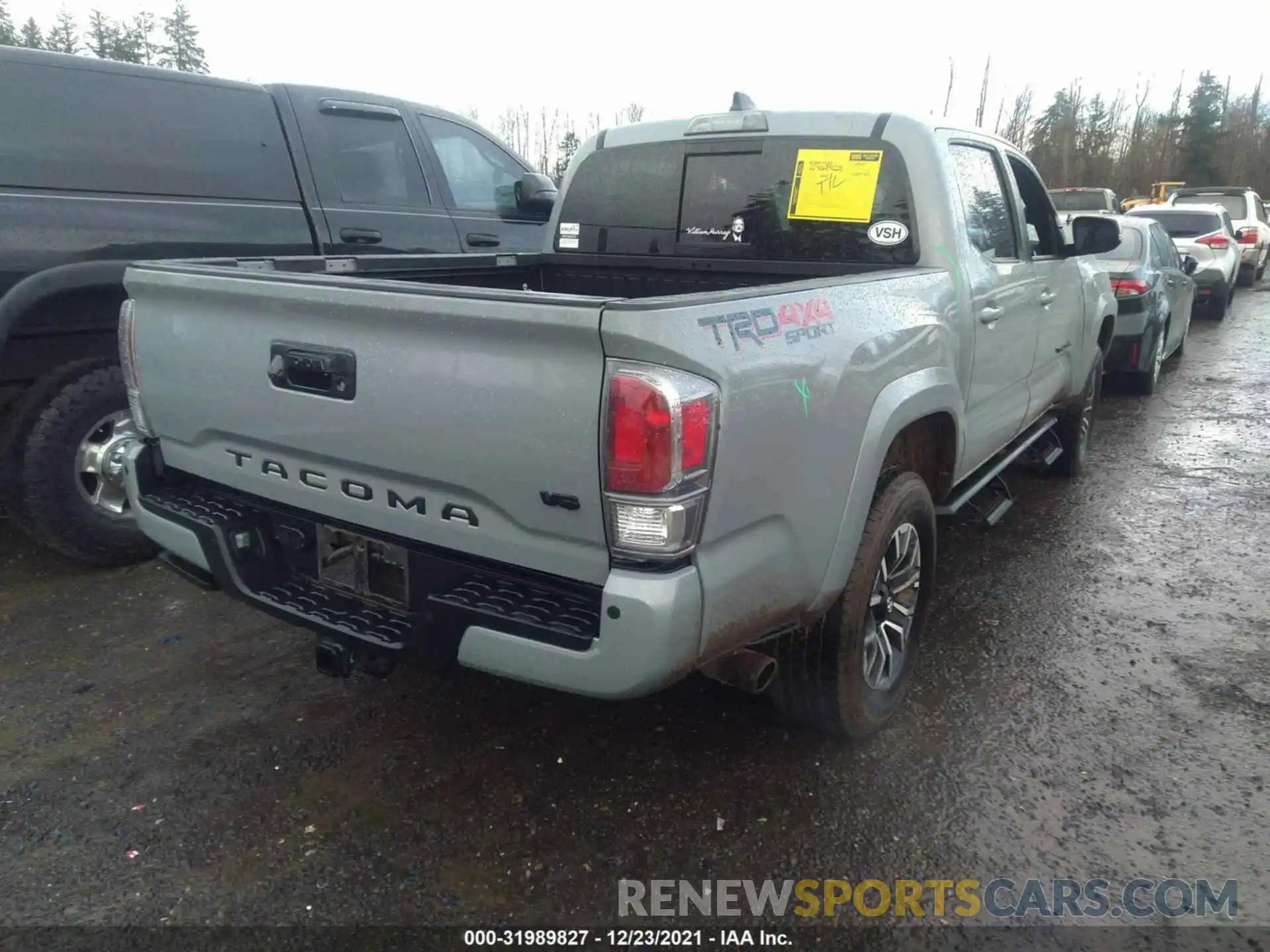 4 Photograph of a damaged car 3TMCZ5AN1MM429550 TOYOTA TACOMA 4WD 2021