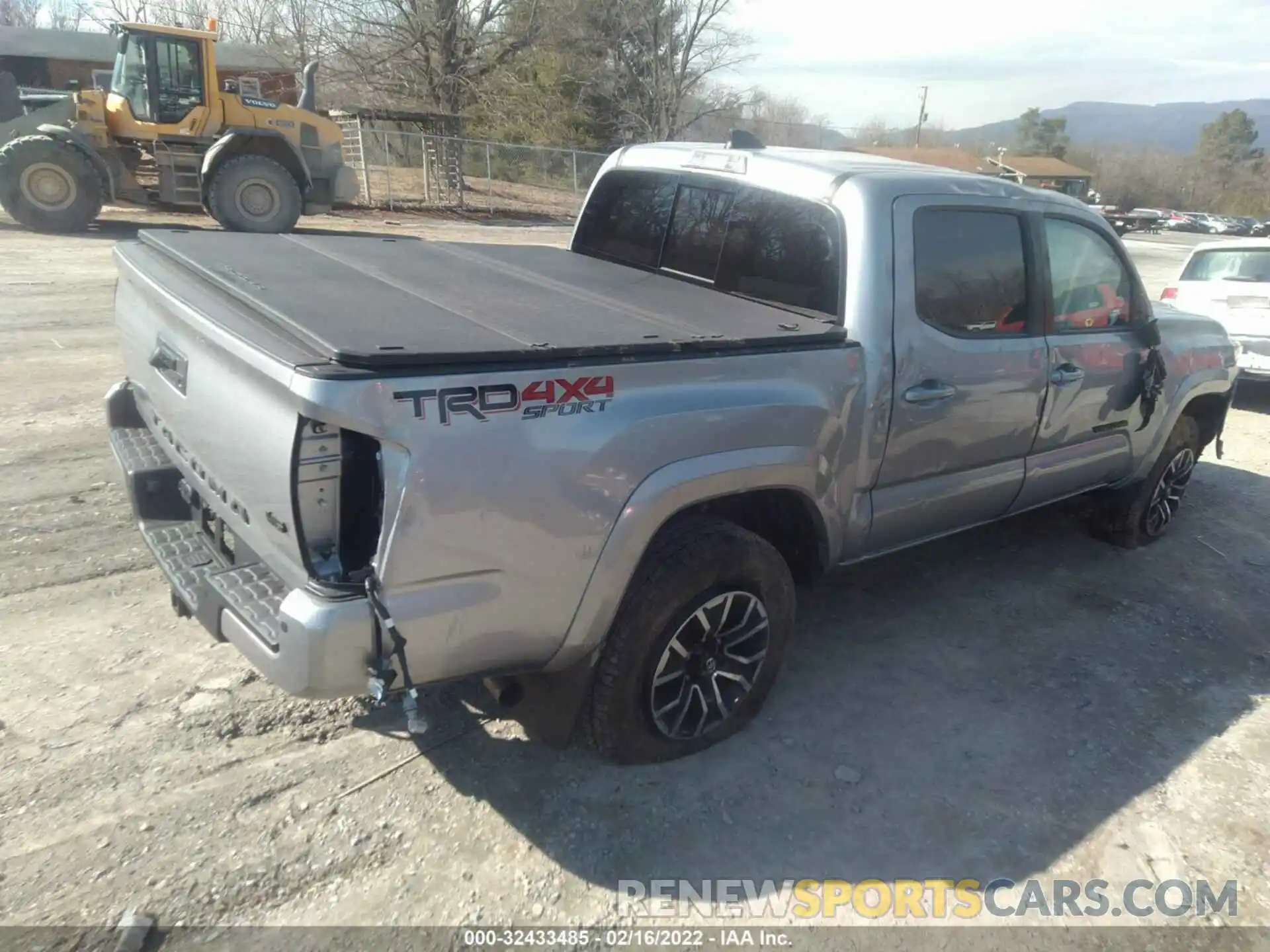 4 Фотография поврежденного автомобиля 3TMCZ5AN1MM432559 TOYOTA TACOMA 4WD 2021