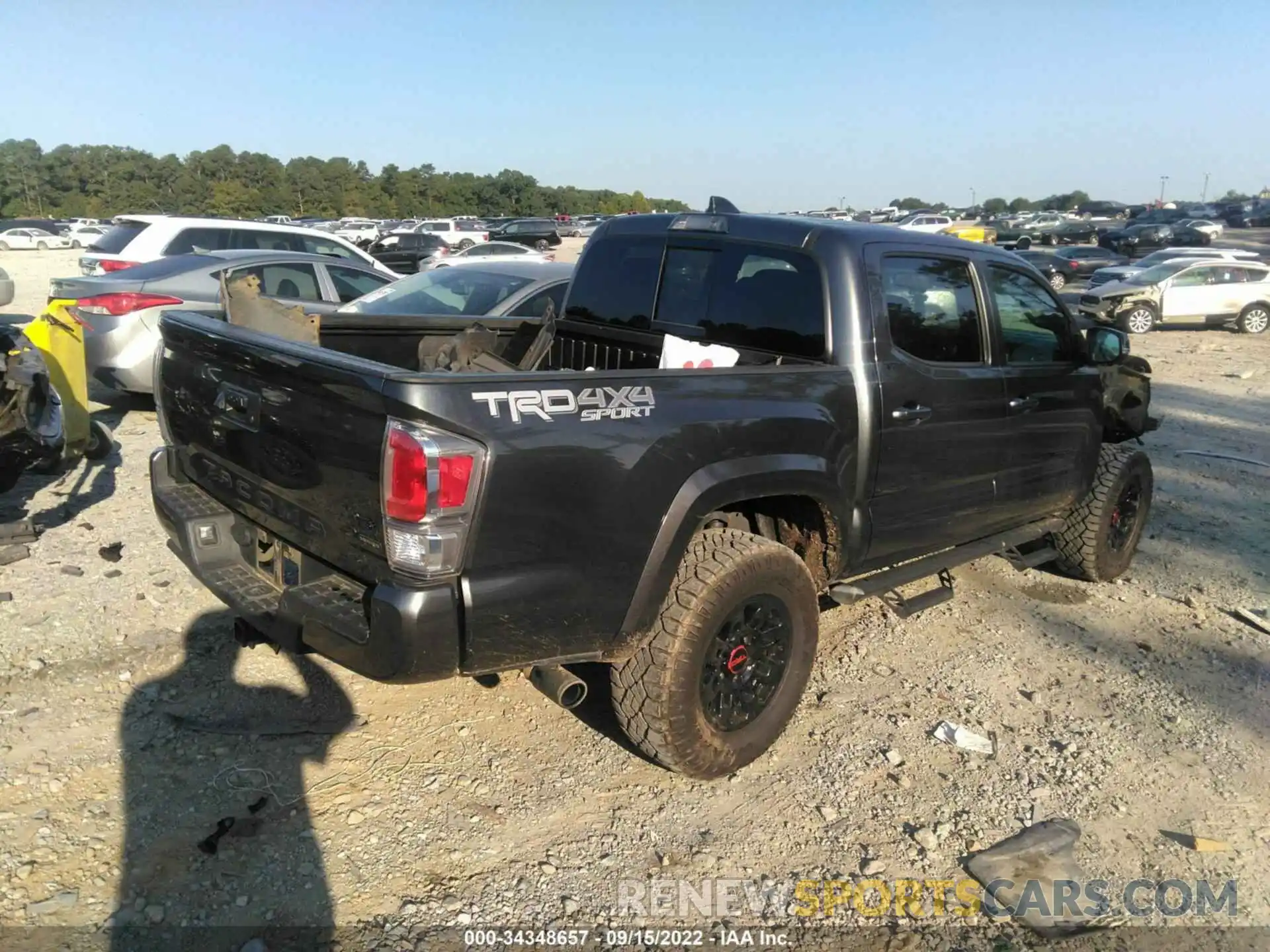 4 Фотография поврежденного автомобиля 3TMCZ5AN1MM435316 TOYOTA TACOMA 4WD 2021