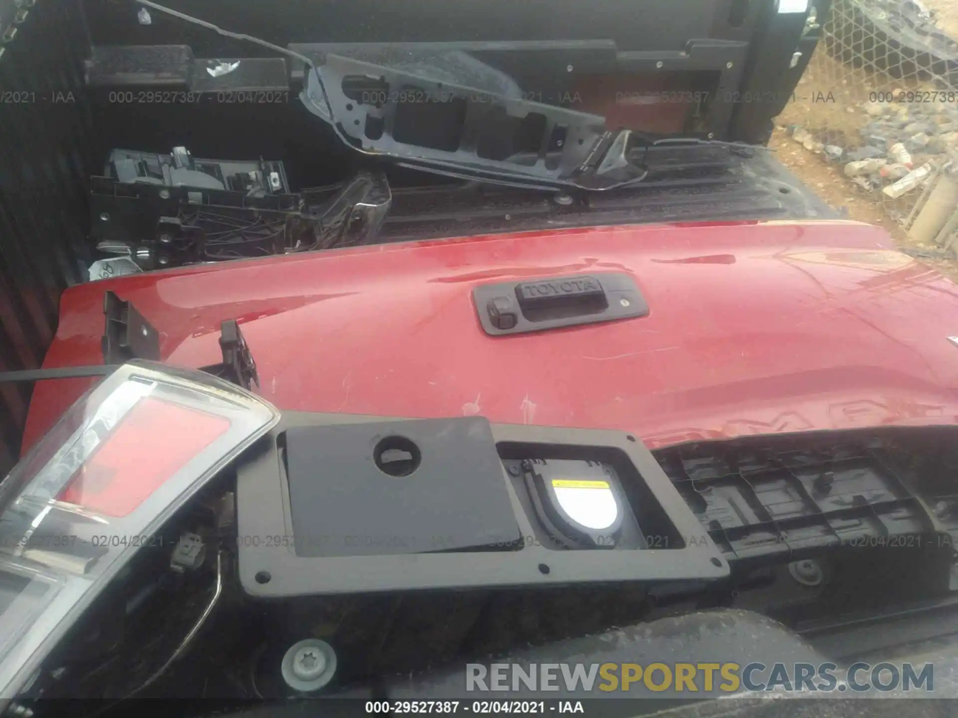 12 Photograph of a damaged car 3TMCZ5AN2MM372923 TOYOTA TACOMA 4WD 2021