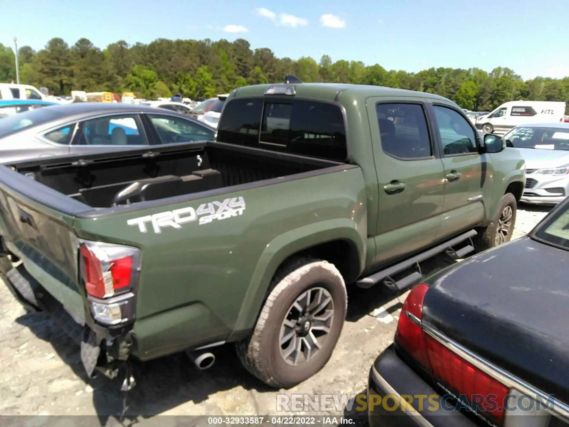 4 Photograph of a damaged car 3TMCZ5AN2MM383551 TOYOTA TACOMA 4WD 2021