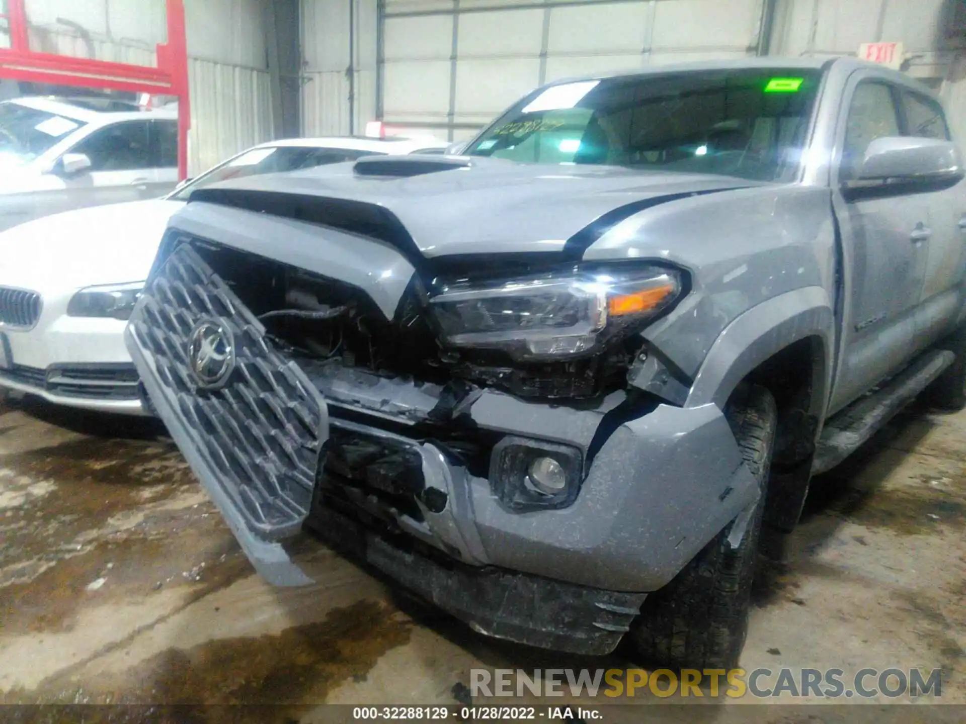 6 Photograph of a damaged car 3TMCZ5AN2MM384165 TOYOTA TACOMA 4WD 2021