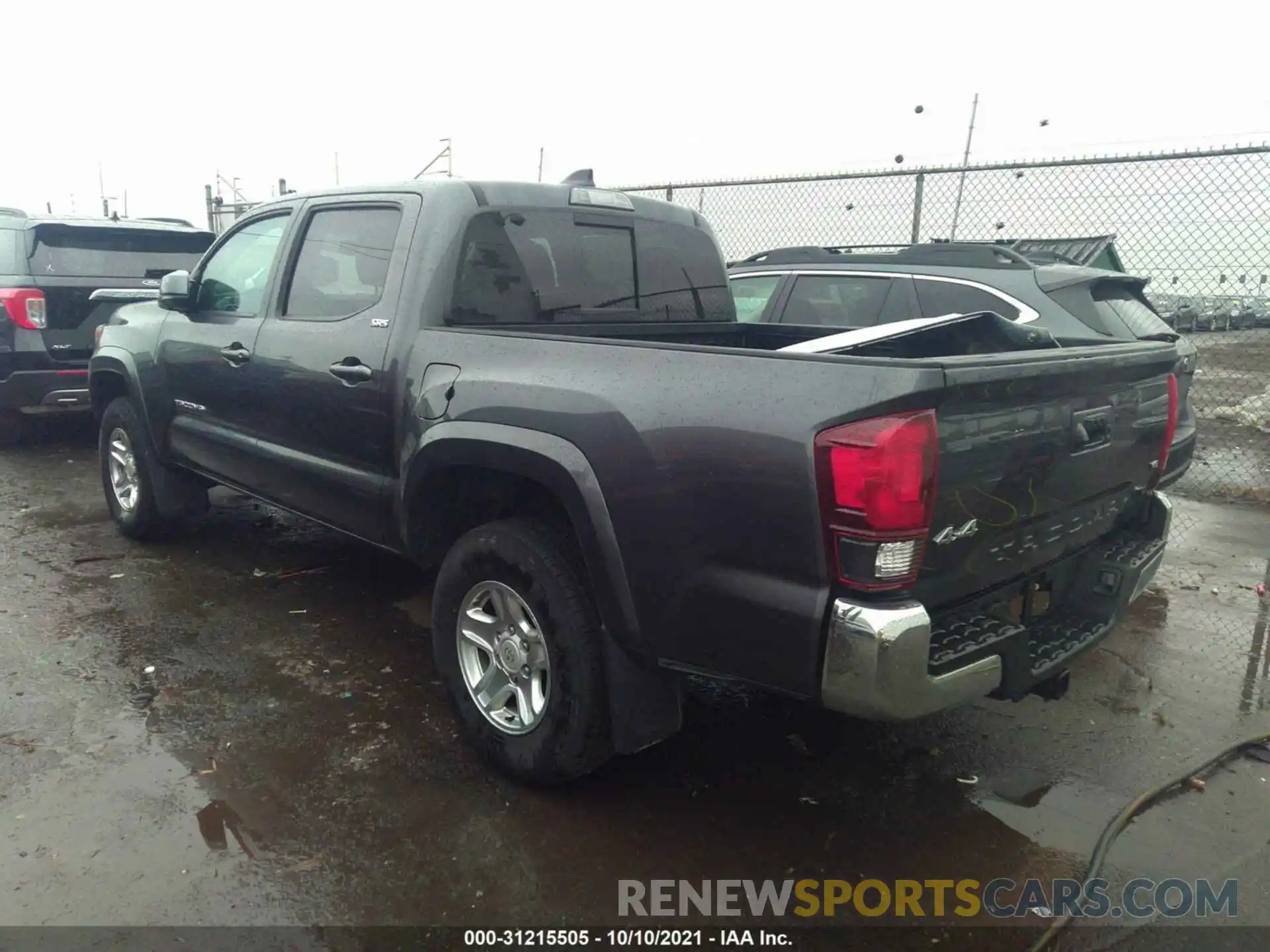 3 Photograph of a damaged car 3TMCZ5AN2MM385946 TOYOTA TACOMA 4WD 2021