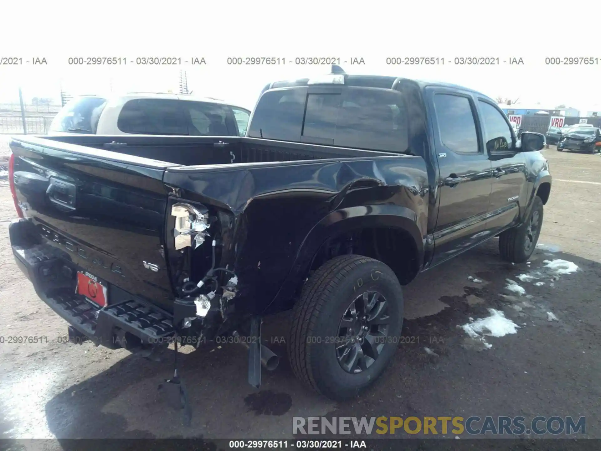 4 Photograph of a damaged car 3TMCZ5AN2MM393982 TOYOTA TACOMA 4WD 2021