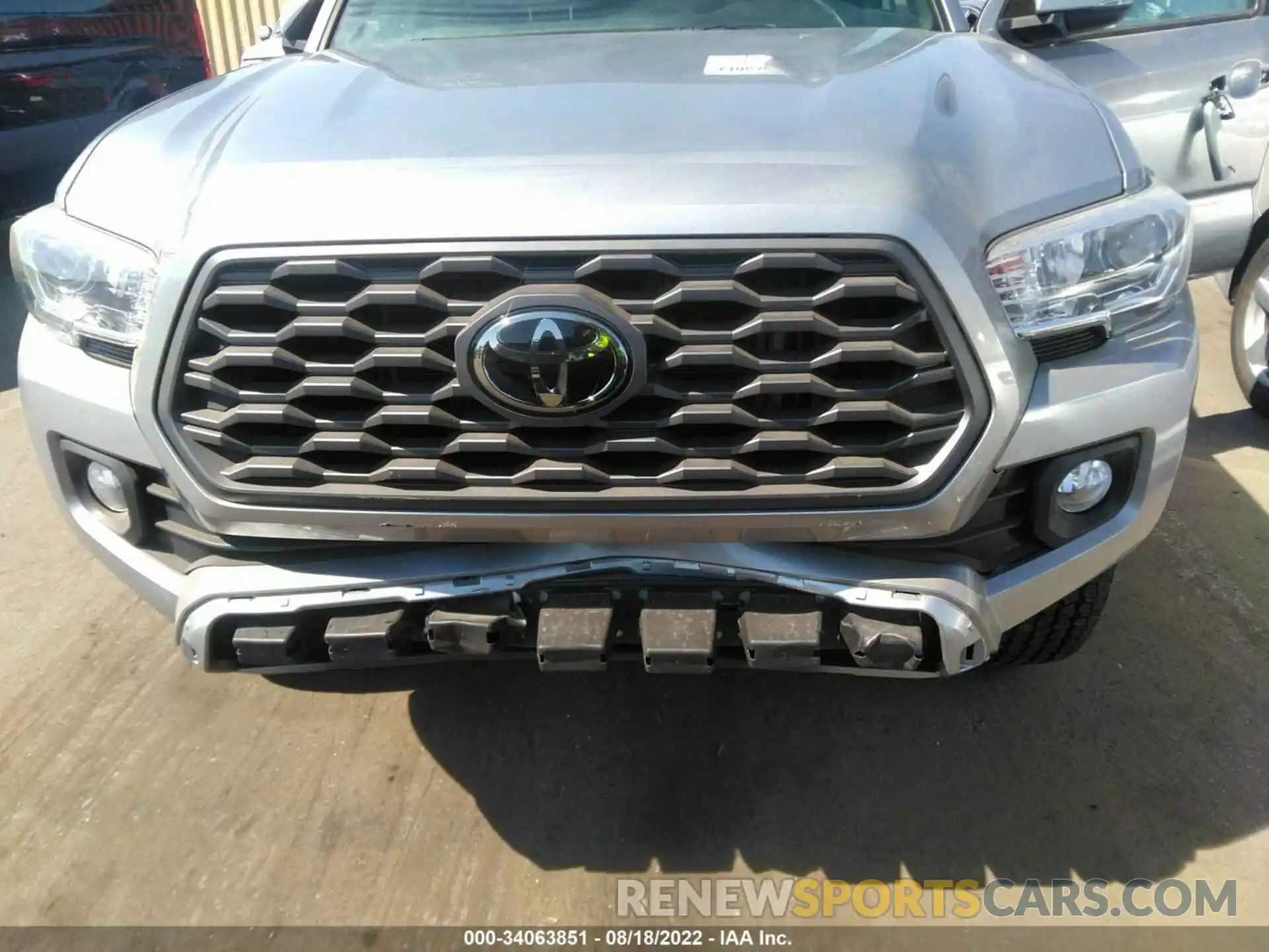 6 Photograph of a damaged car 3TMCZ5AN2MM400641 TOYOTA TACOMA 4WD 2021