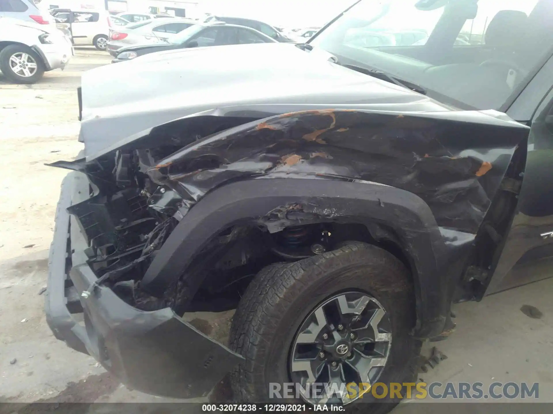 6 Photograph of a damaged car 3TMCZ5AN2MM401563 TOYOTA TACOMA 4WD 2021