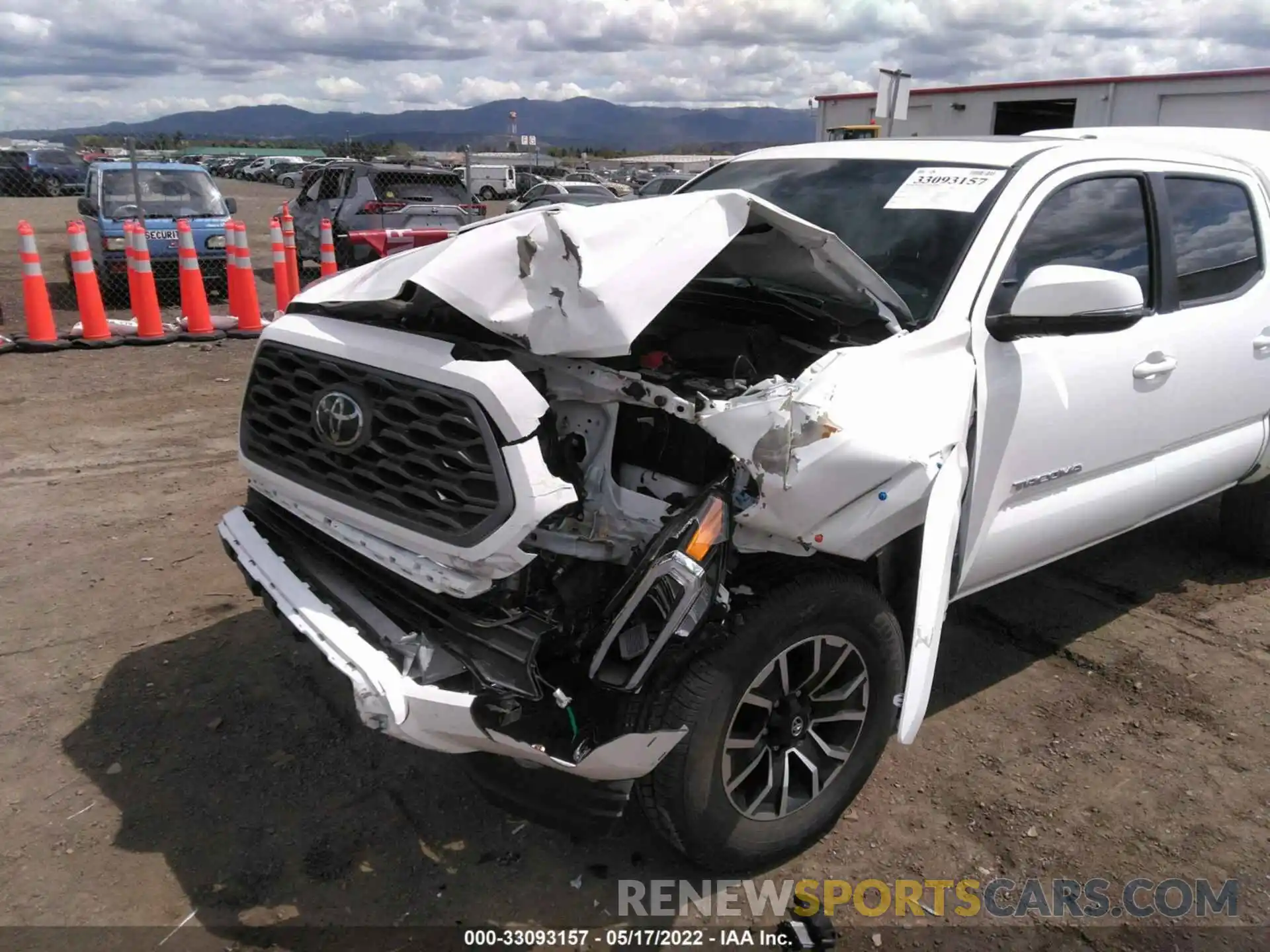 6 Photograph of a damaged car 3TMCZ5AN2MM425099 TOYOTA TACOMA 4WD 2021