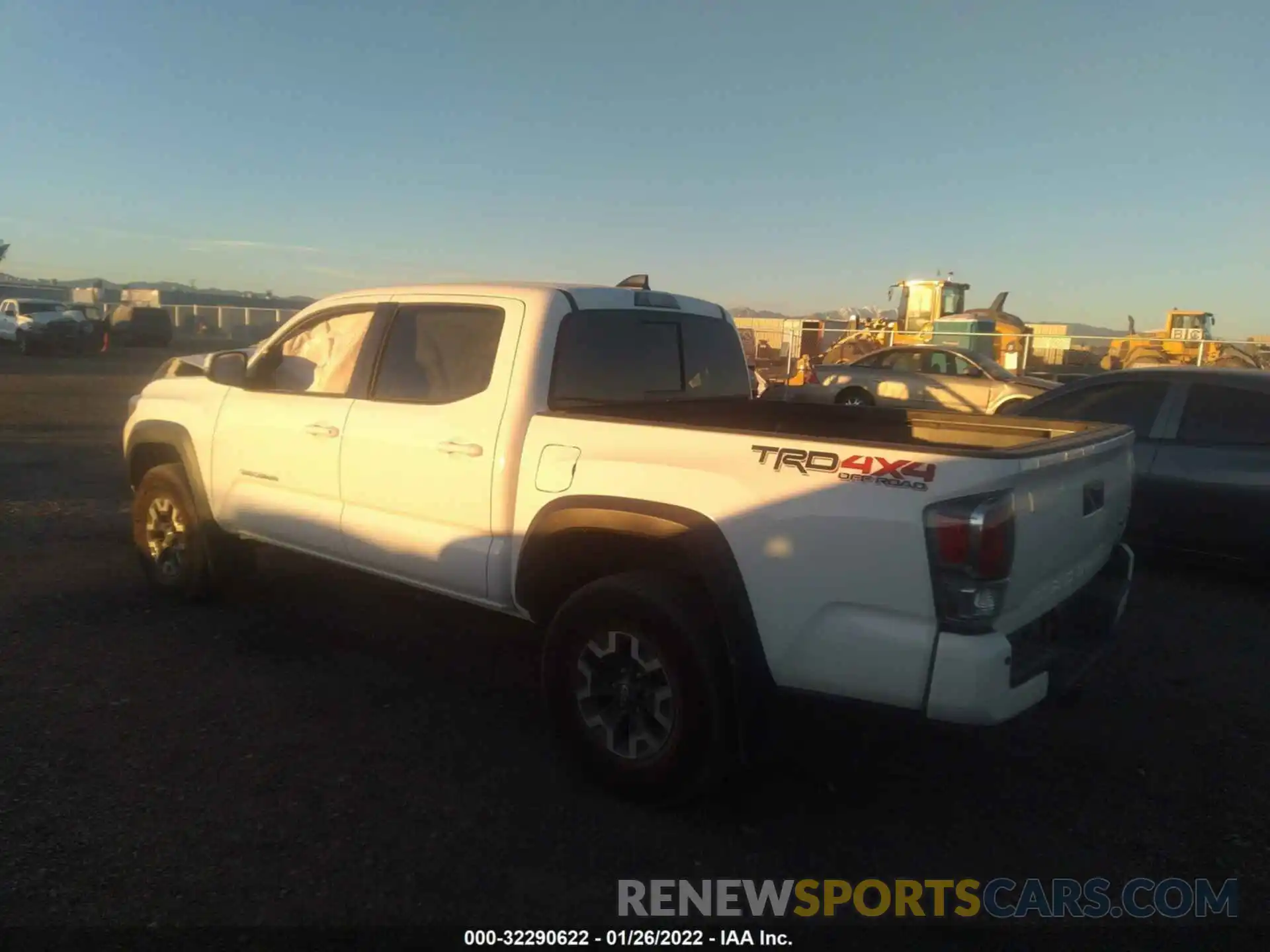 3 Photograph of a damaged car 3TMCZ5AN2MM431498 TOYOTA TACOMA 4WD 2021