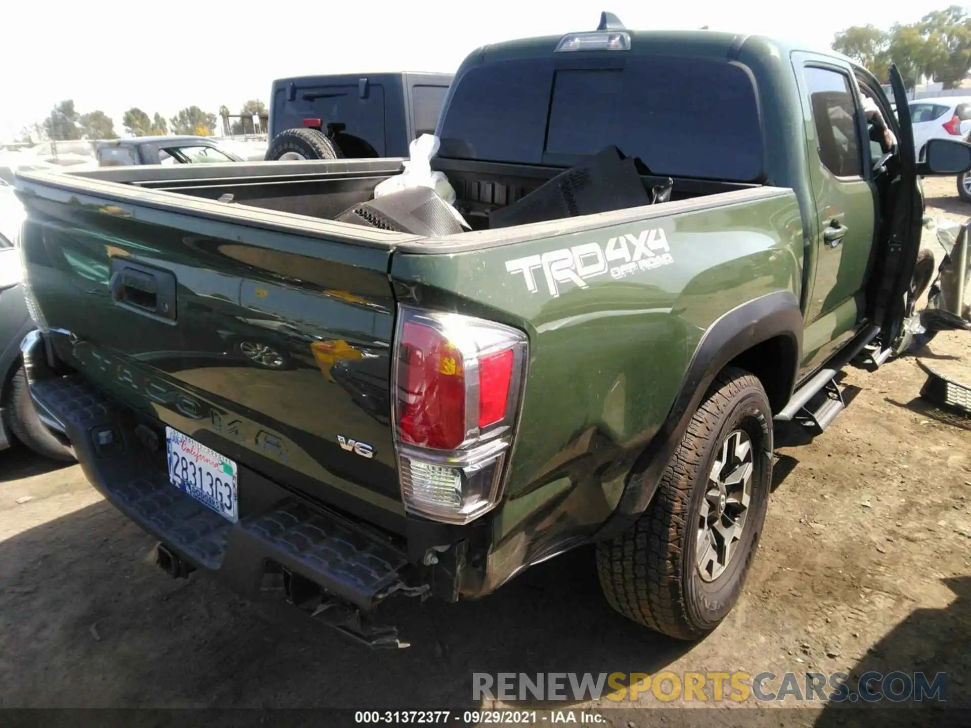 4 Фотография поврежденного автомобиля 3TMCZ5AN2MM436720 TOYOTA TACOMA 4WD 2021