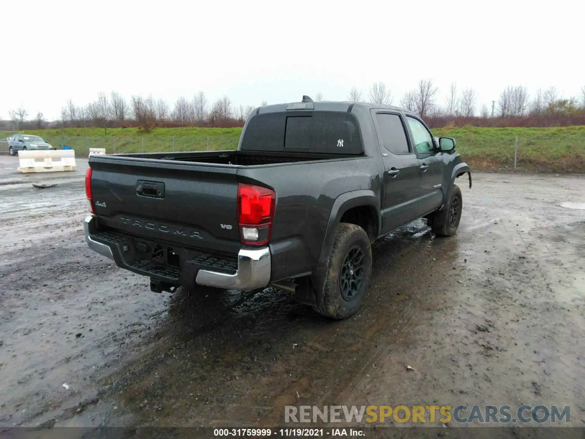 4 Фотография поврежденного автомобиля 3TMCZ5AN2MM442565 TOYOTA TACOMA 4WD 2021