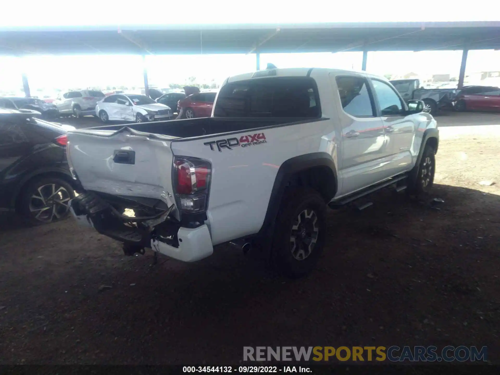 4 Photograph of a damaged car 3TMCZ5AN2MM445076 TOYOTA TACOMA 4WD 2021