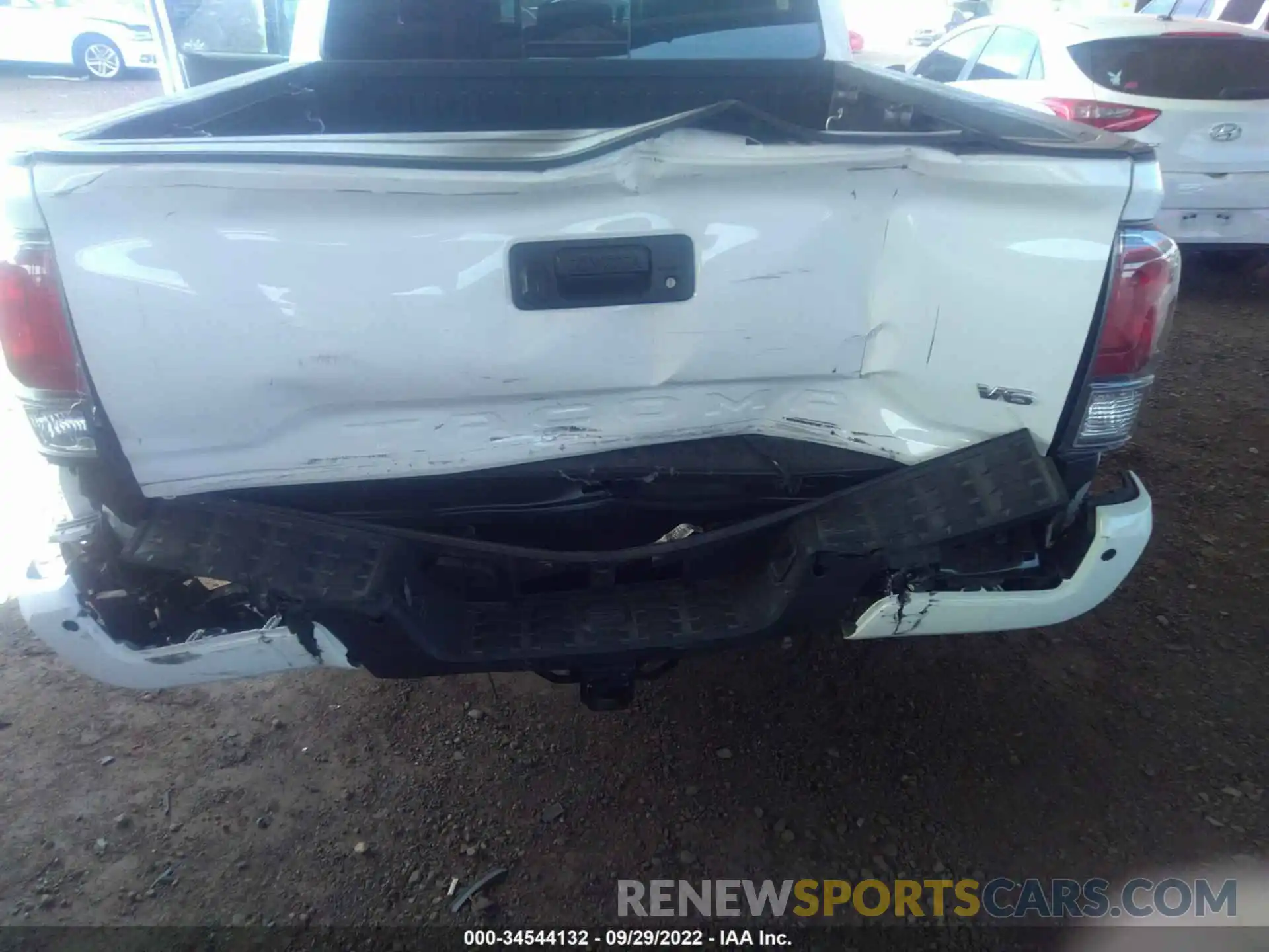 6 Photograph of a damaged car 3TMCZ5AN2MM445076 TOYOTA TACOMA 4WD 2021