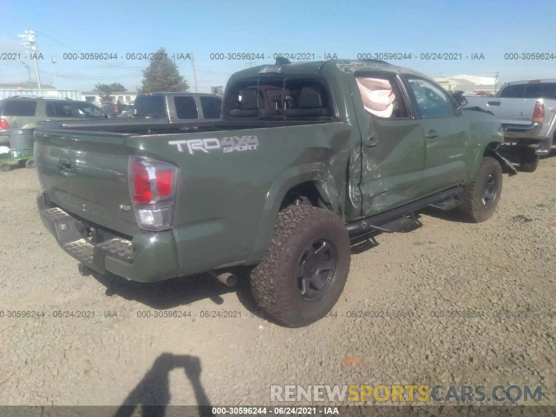 4 Photograph of a damaged car 3TMCZ5AN3MM369934 TOYOTA TACOMA 4WD 2021