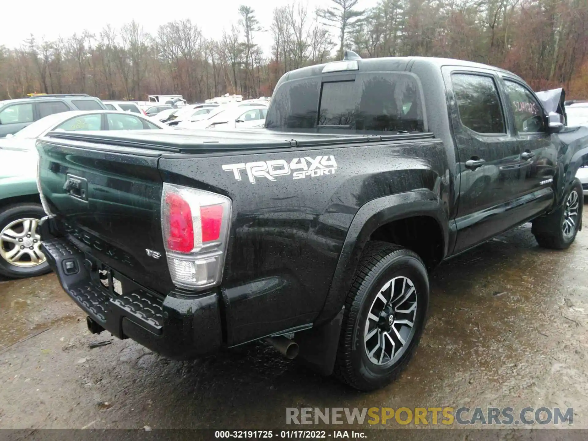 4 Photograph of a damaged car 3TMCZ5AN3MM370937 TOYOTA TACOMA 4WD 2021