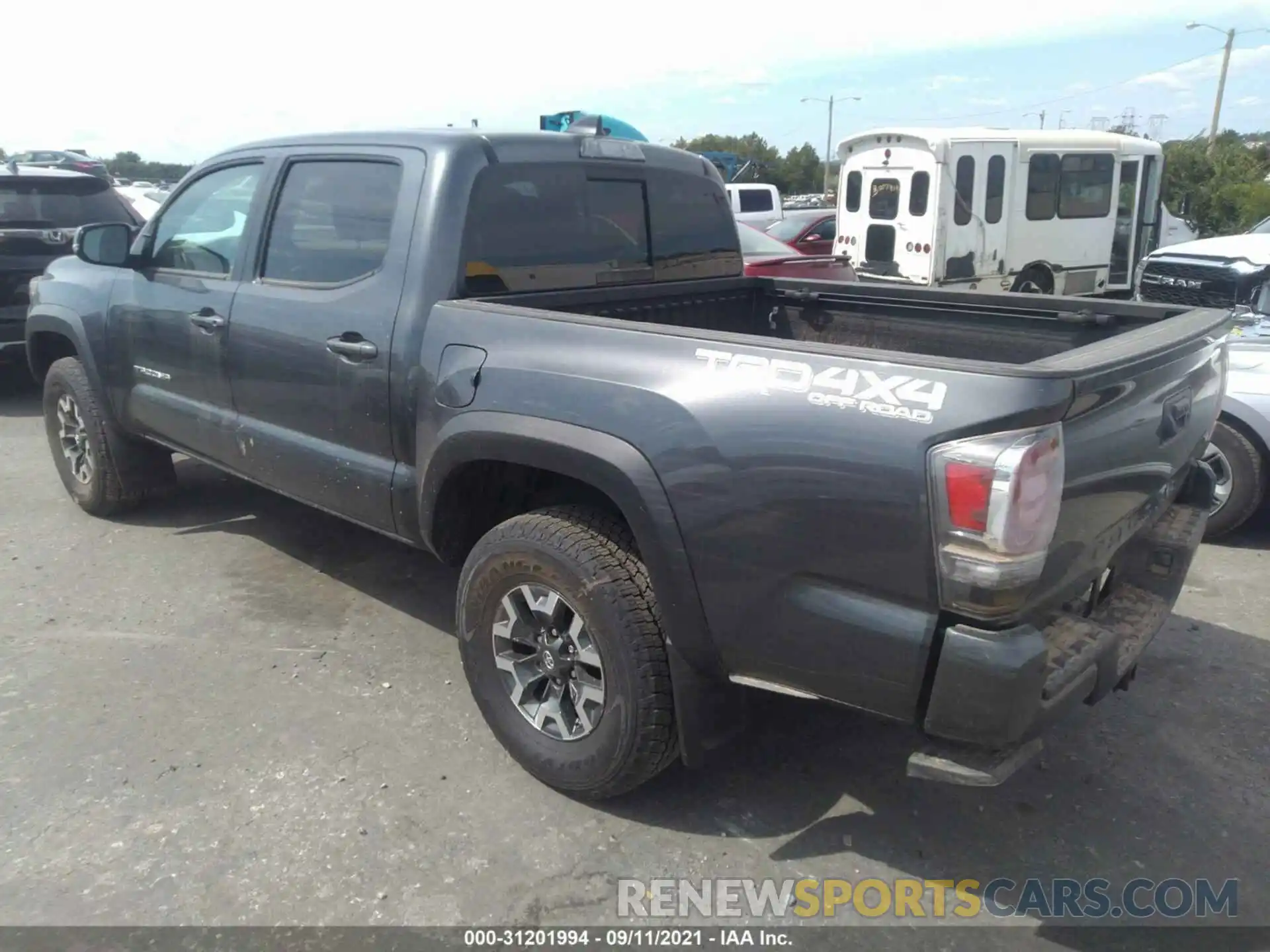 3 Фотография поврежденного автомобиля 3TMCZ5AN3MM371490 TOYOTA TACOMA 4WD 2021