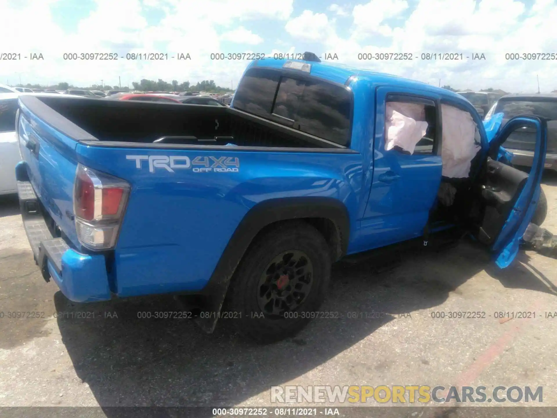 4 Photograph of a damaged car 3TMCZ5AN3MM376978 TOYOTA TACOMA 4WD 2021