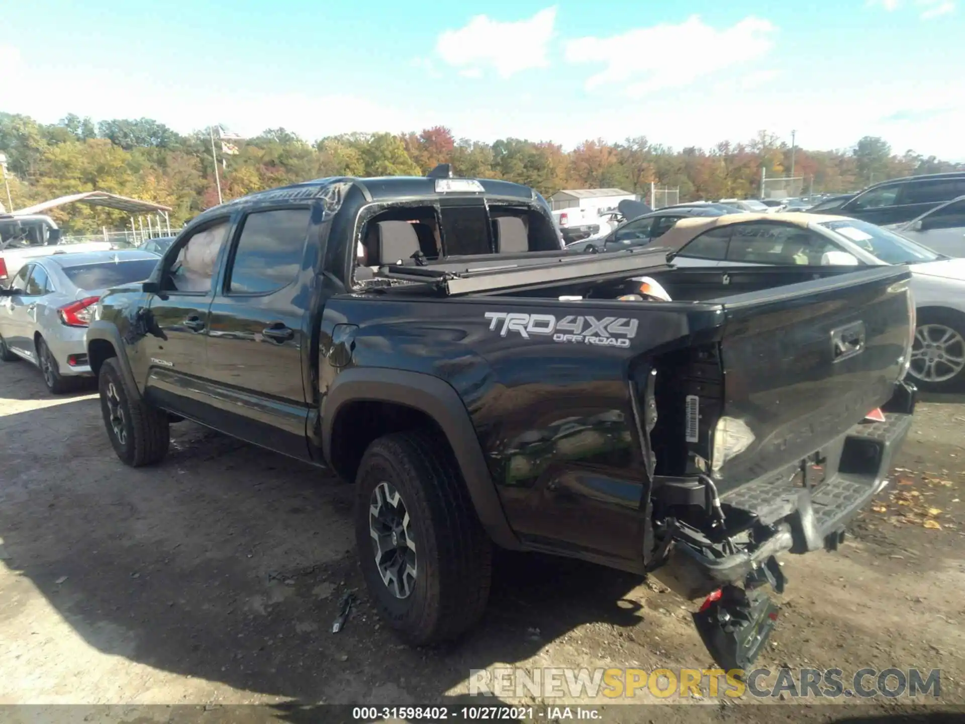 3 Фотография поврежденного автомобиля 3TMCZ5AN3MM381064 TOYOTA TACOMA 4WD 2021