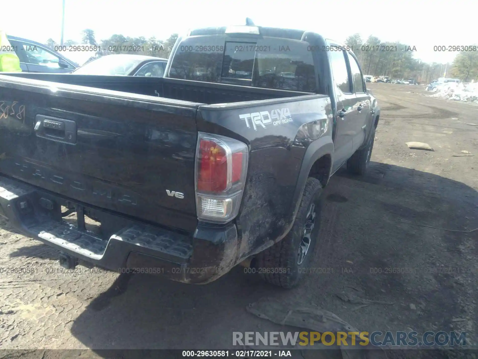 4 Photograph of a damaged car 3TMCZ5AN3MM387012 TOYOTA TACOMA 4WD 2021