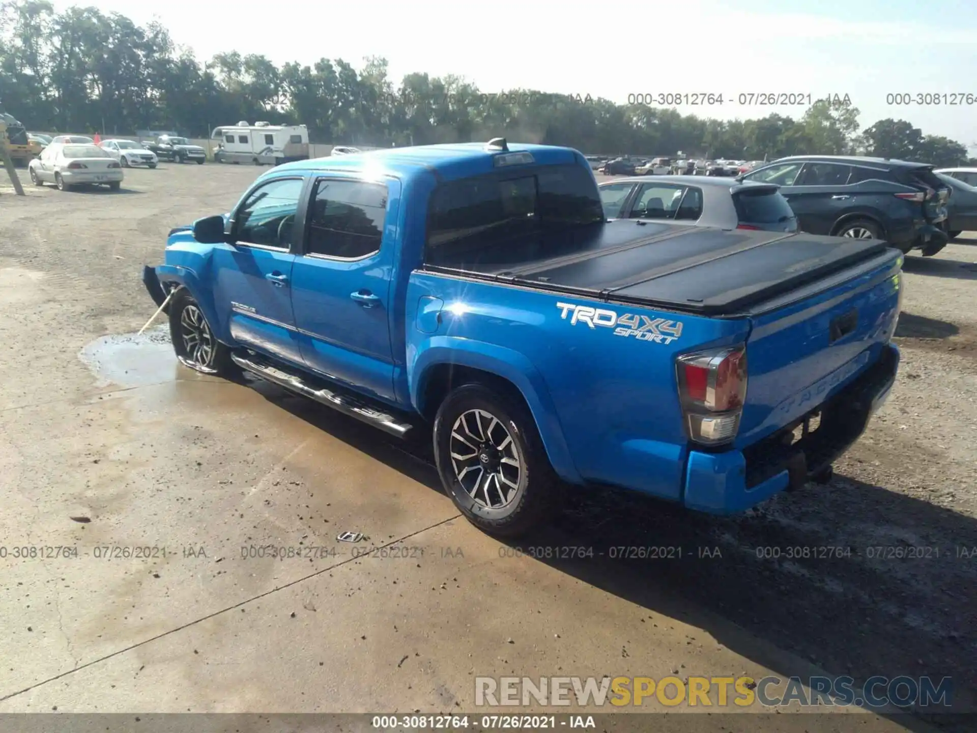 3 Фотография поврежденного автомобиля 3TMCZ5AN3MM388953 TOYOTA TACOMA 4WD 2021