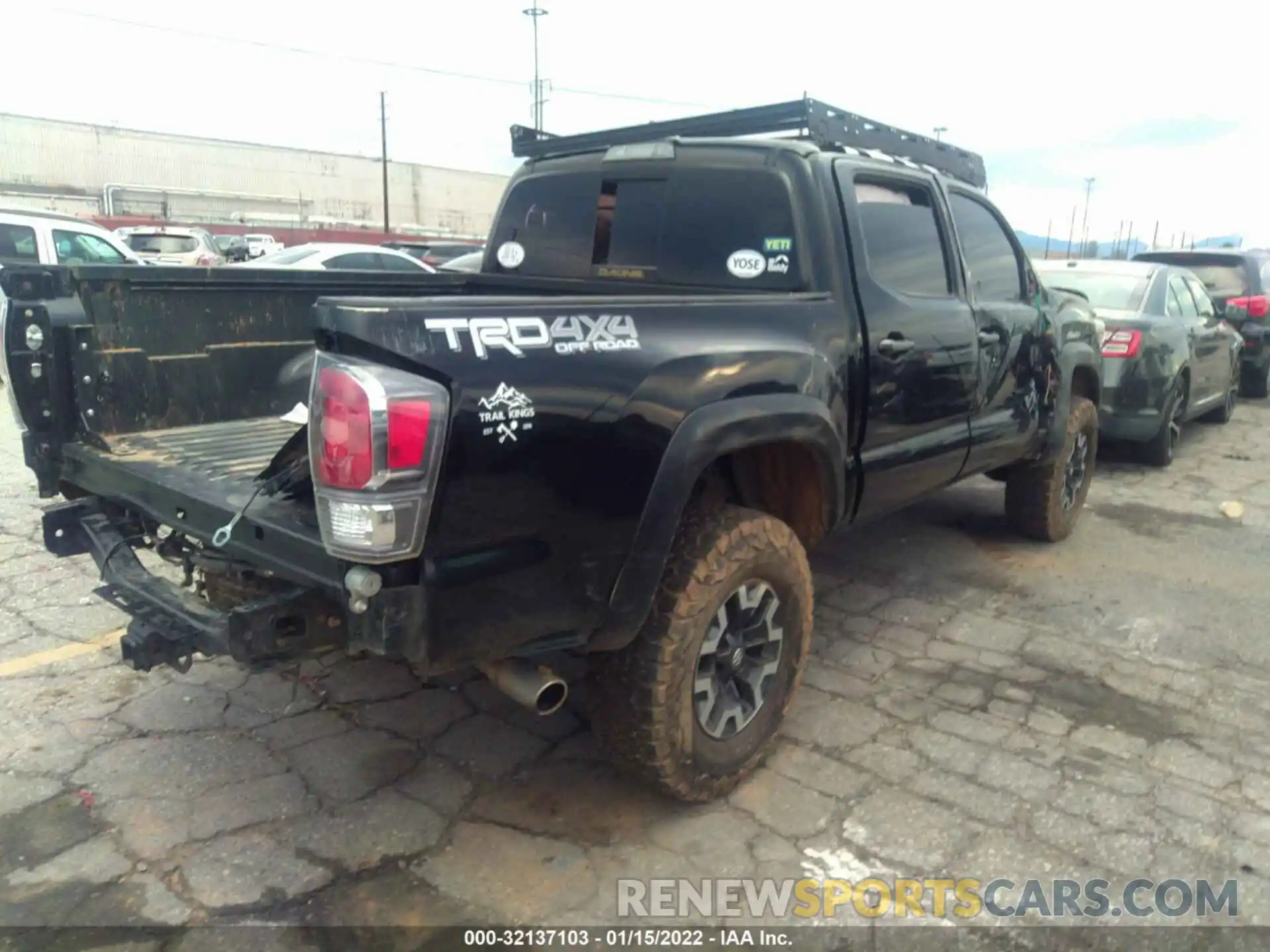 4 Photograph of a damaged car 3TMCZ5AN3MM395983 TOYOTA TACOMA 4WD 2021