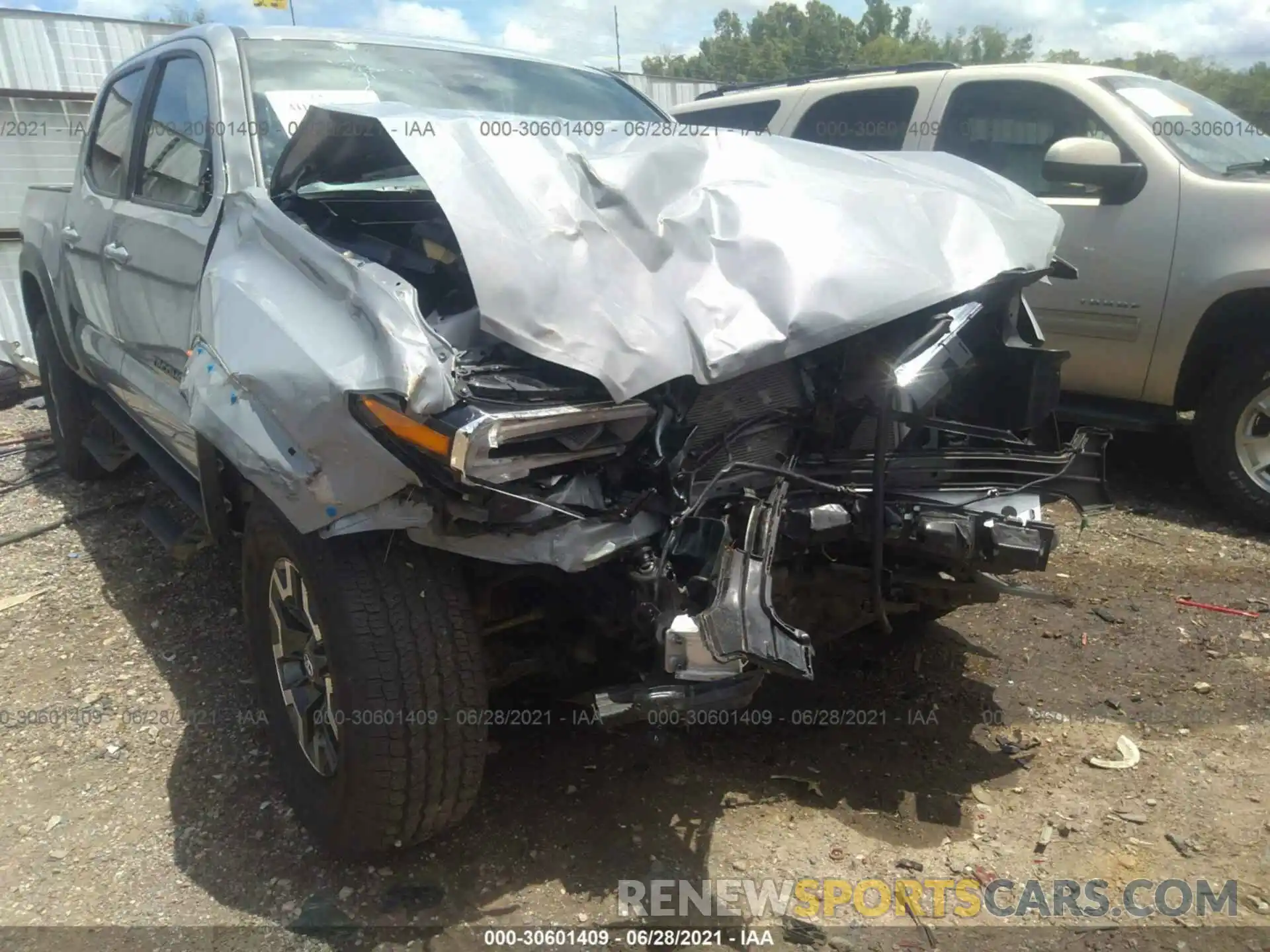 6 Photograph of a damaged car 3TMCZ5AN3MM405184 TOYOTA TACOMA 4WD 2021