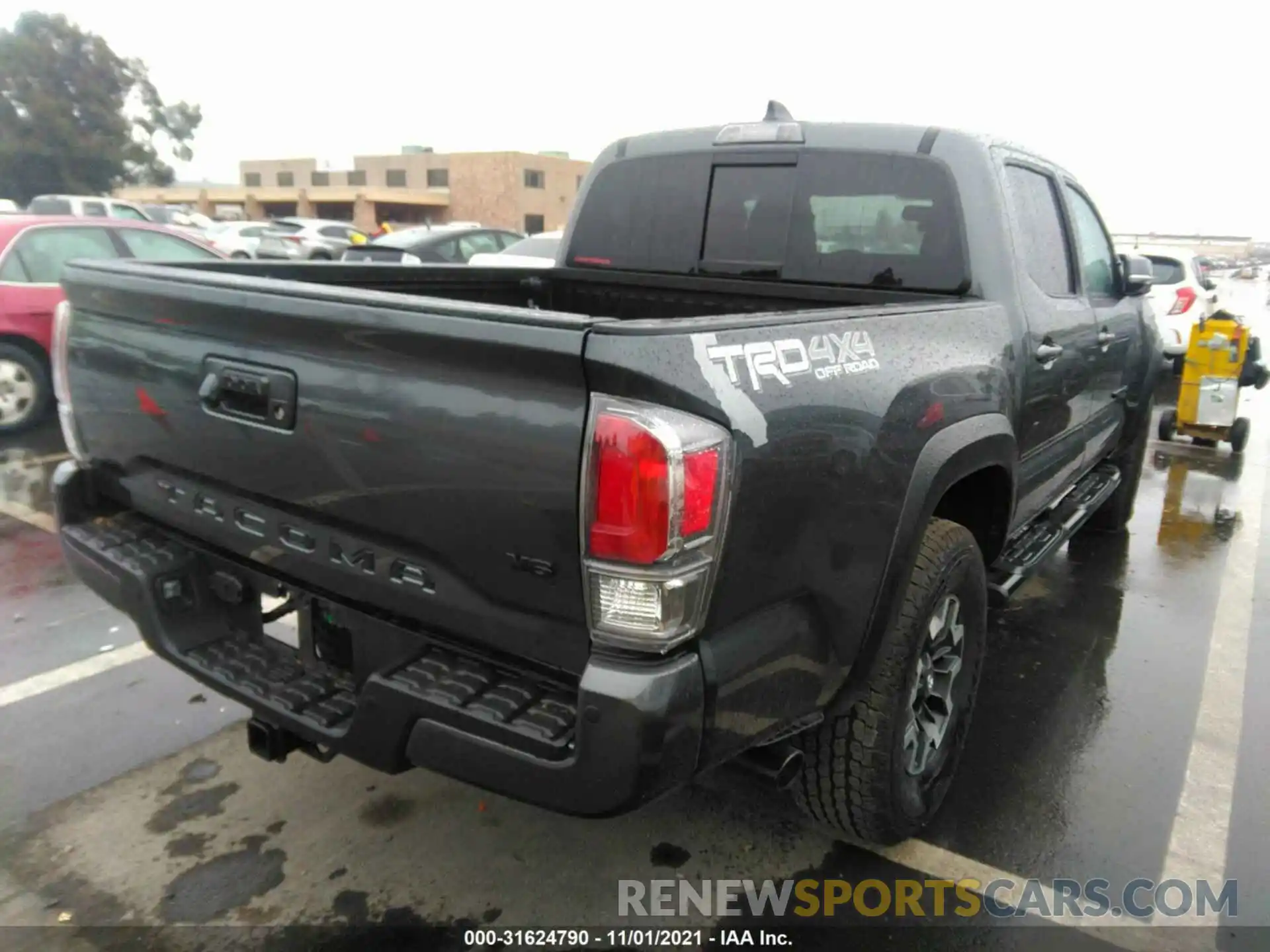 4 Photograph of a damaged car 3TMCZ5AN3MM409896 TOYOTA TACOMA 4WD 2021