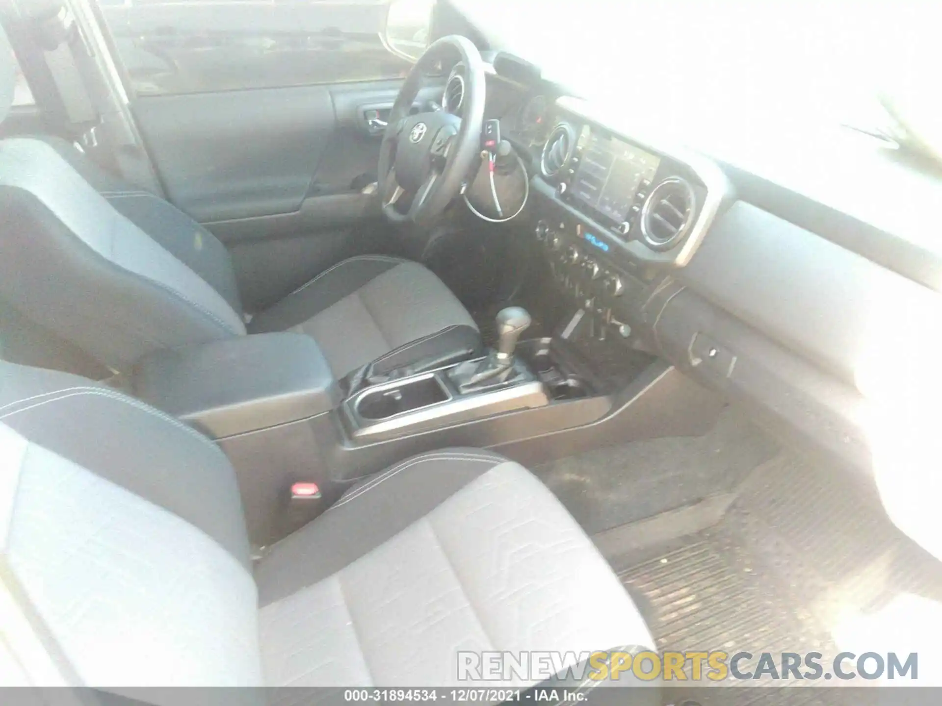 5 Photograph of a damaged car 3TMCZ5AN3MM418419 TOYOTA TACOMA 4WD 2021