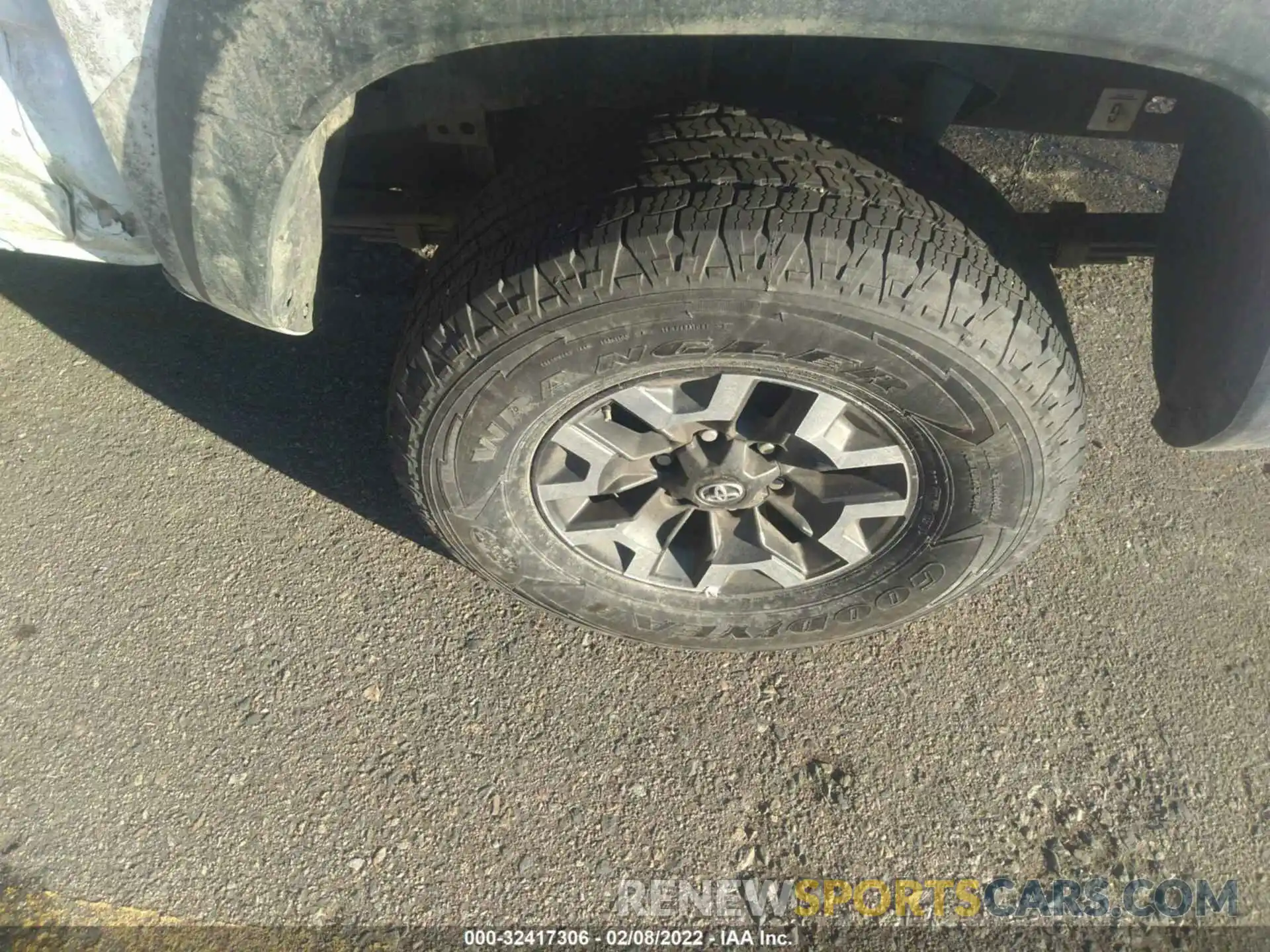 13 Photograph of a damaged car 3TMCZ5AN3MM420333 TOYOTA TACOMA 4WD 2021