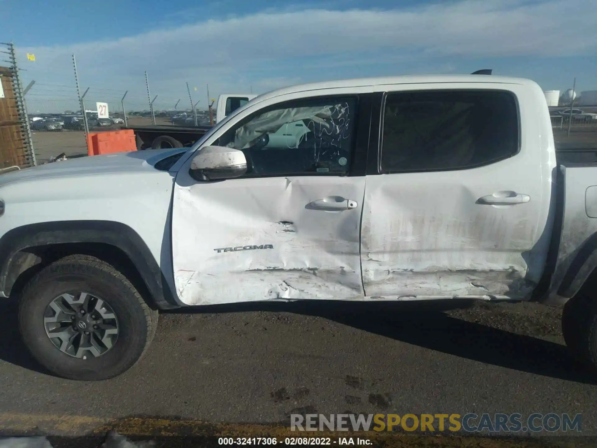 6 Photograph of a damaged car 3TMCZ5AN3MM420333 TOYOTA TACOMA 4WD 2021