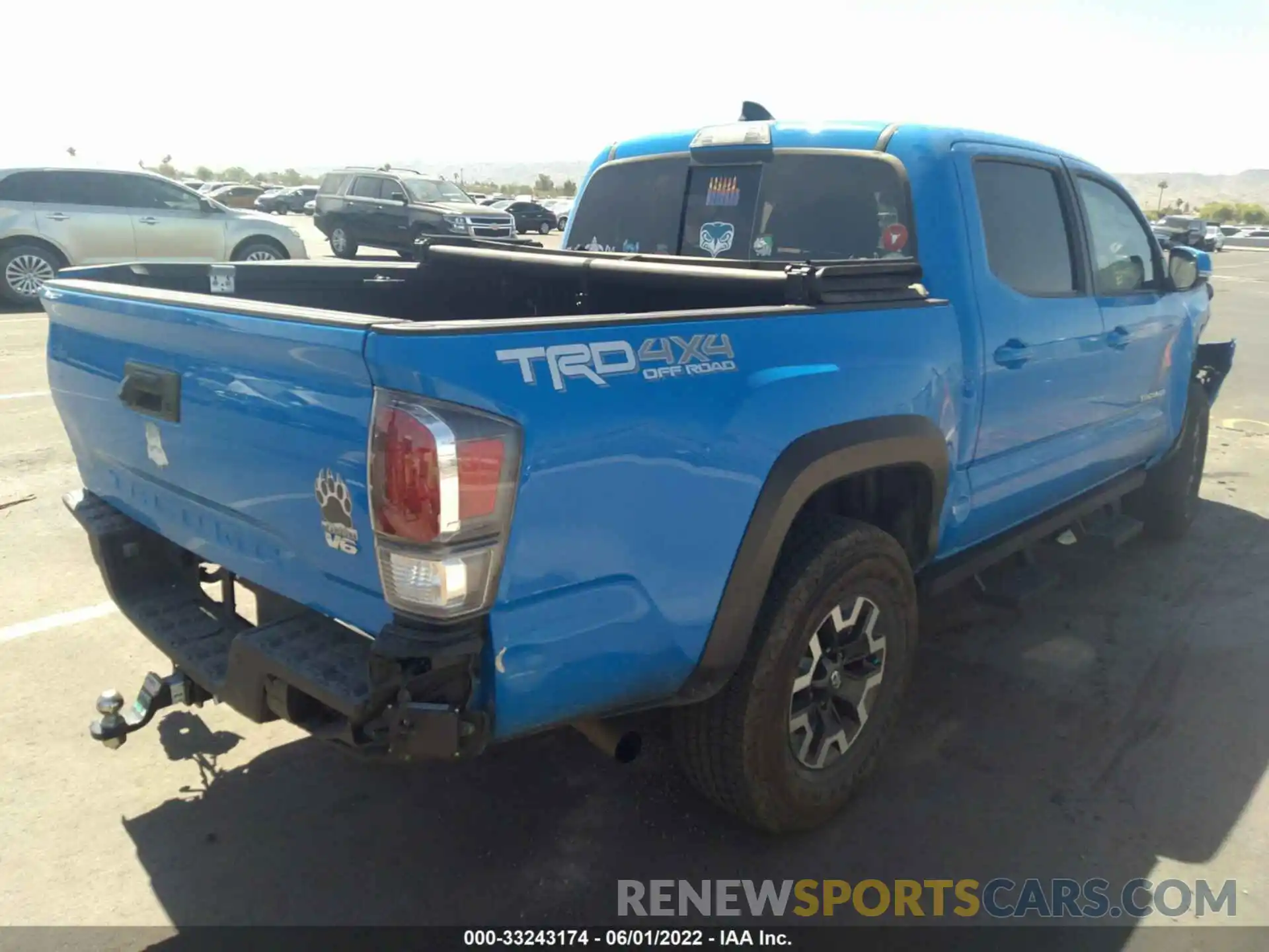 4 Photograph of a damaged car 3TMCZ5AN3MM433115 TOYOTA TACOMA 4WD 2021