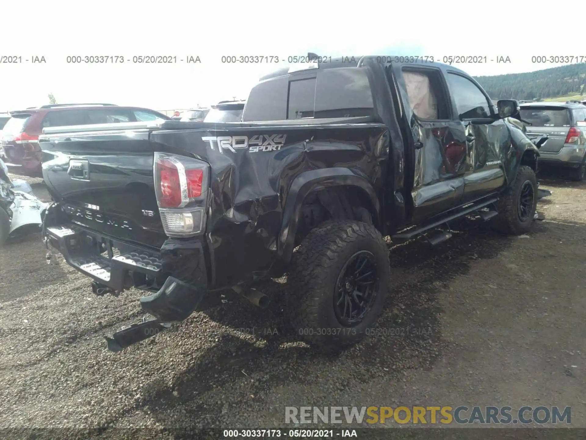 4 Photograph of a damaged car 3TMCZ5AN4MM371742 TOYOTA TACOMA 4WD 2021