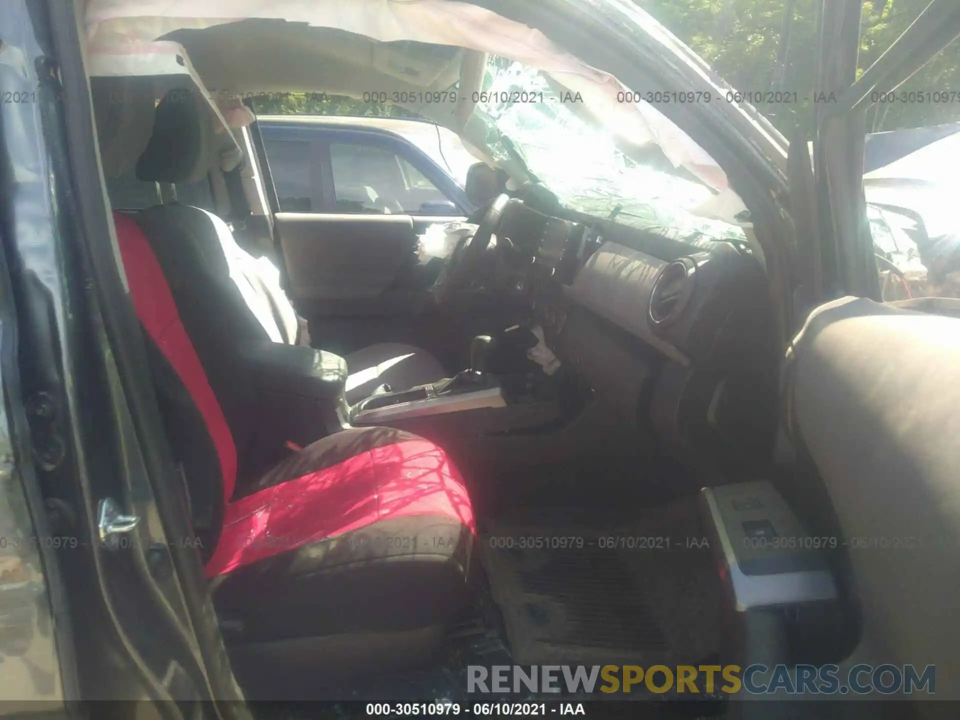 5 Photograph of a damaged car 3TMCZ5AN4MM385463 TOYOTA TACOMA 4WD 2021